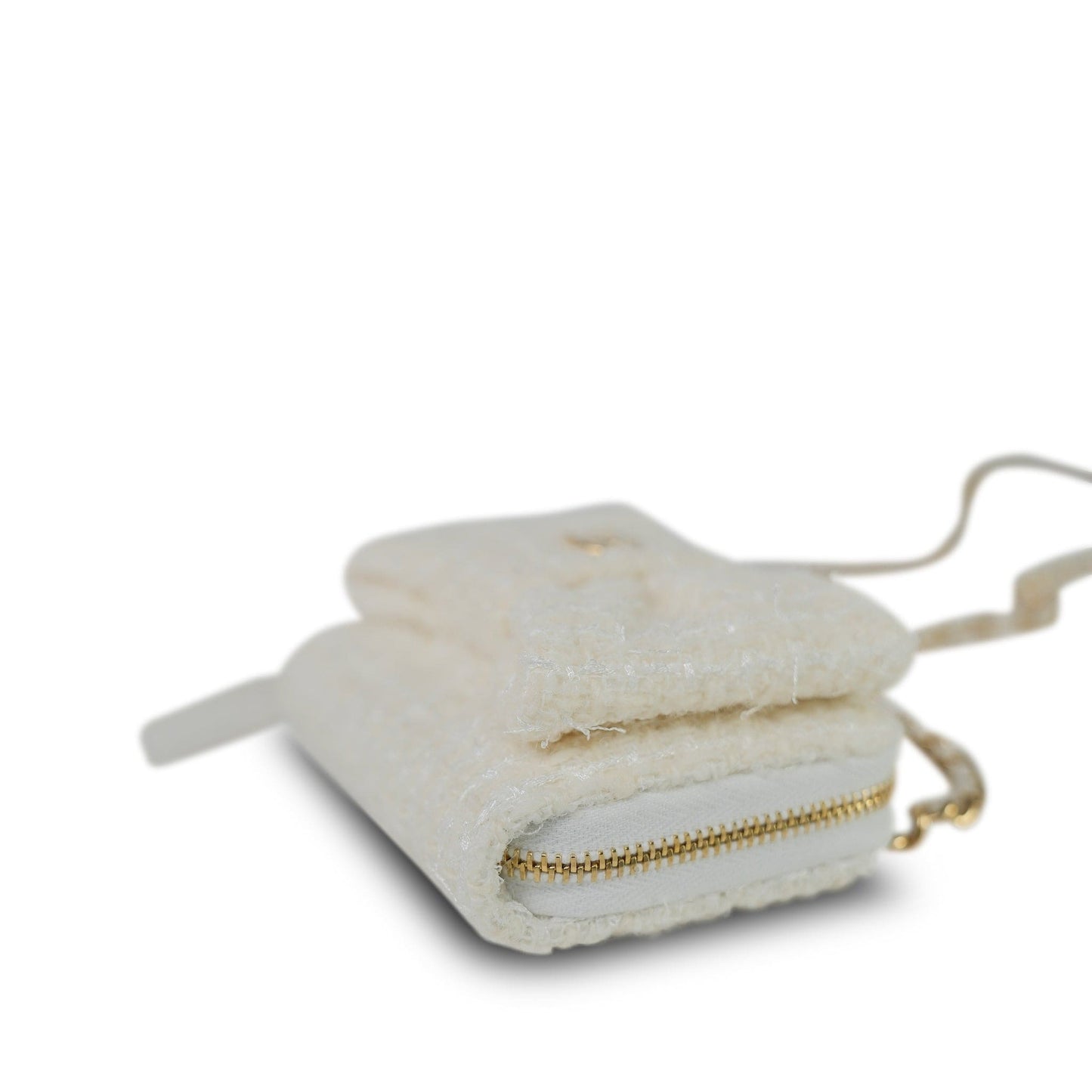 White Tweed Quilted Bow Card Holder On Chain Light Gold Hardware