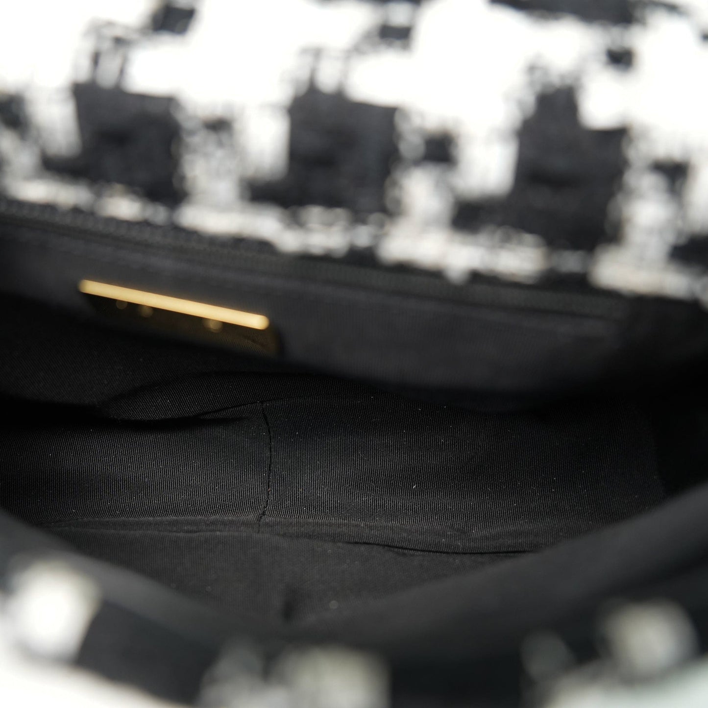 20S Ecru Black & White Ribbon Tweed Quilted 19 Flap Small Mixed Hardware