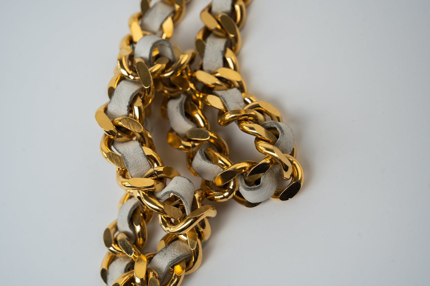 Vintage White / Gold Coco Mark Chain Belt