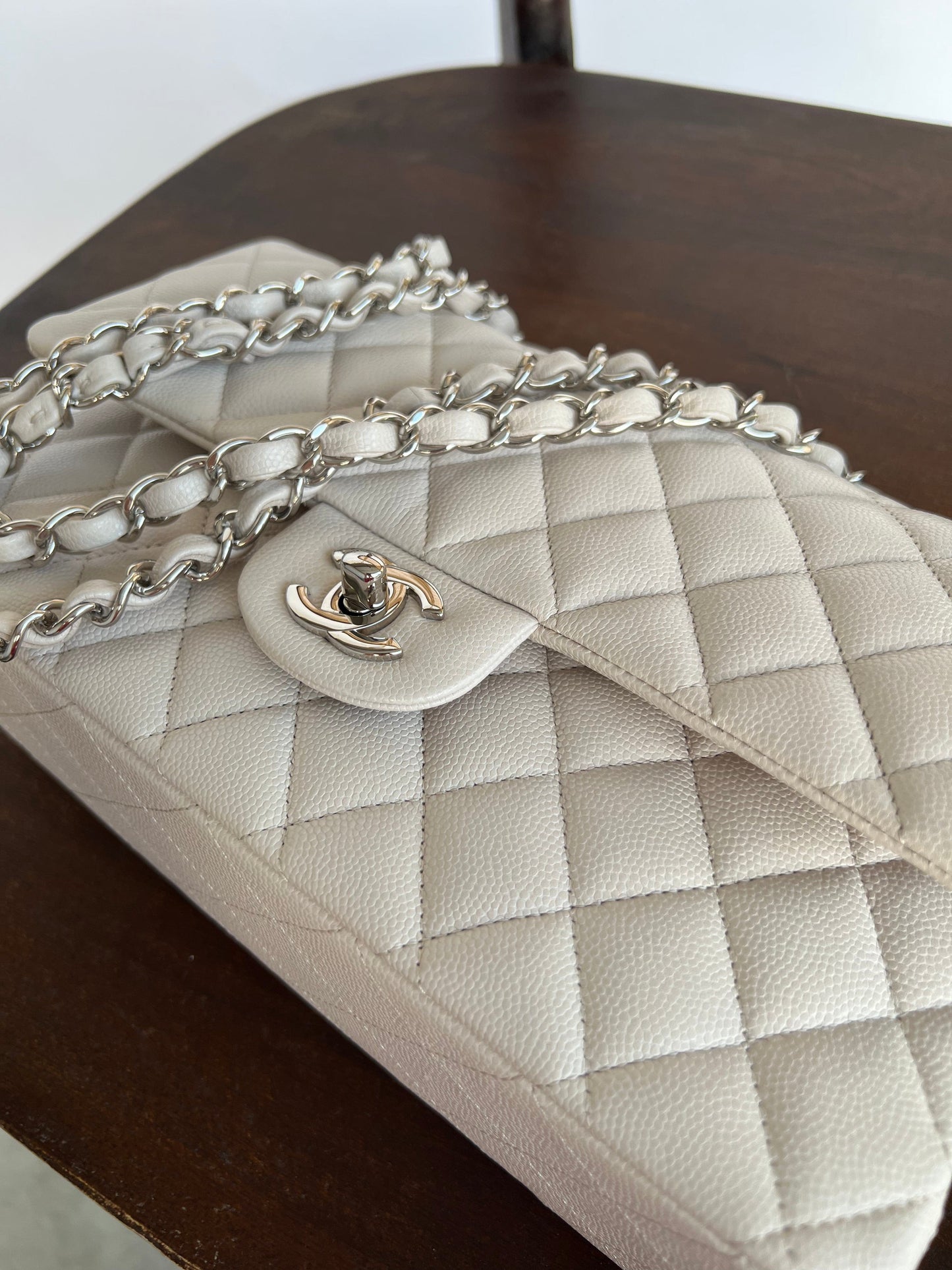20B Ivory Caviar Quilted Classic Flap Medium Silver Hardware