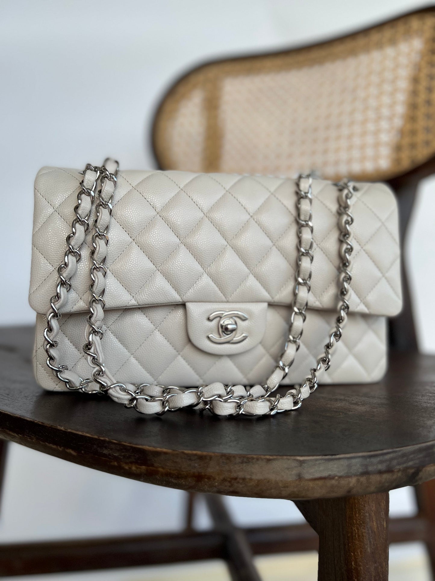 20B Ivory Caviar Quilted Classic Flap Medium Silver Hardware