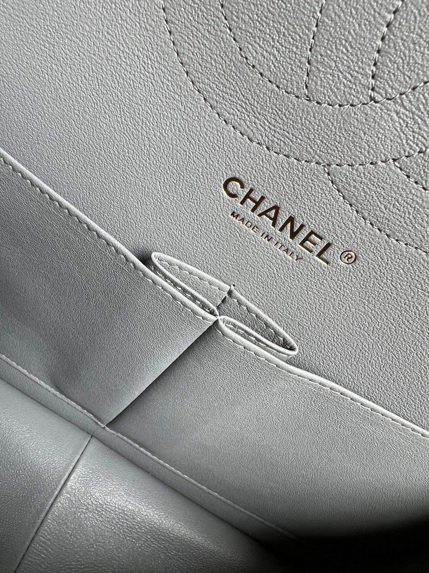 20C Grey Caviar Quilted Jumbo Classic Flap LGHW