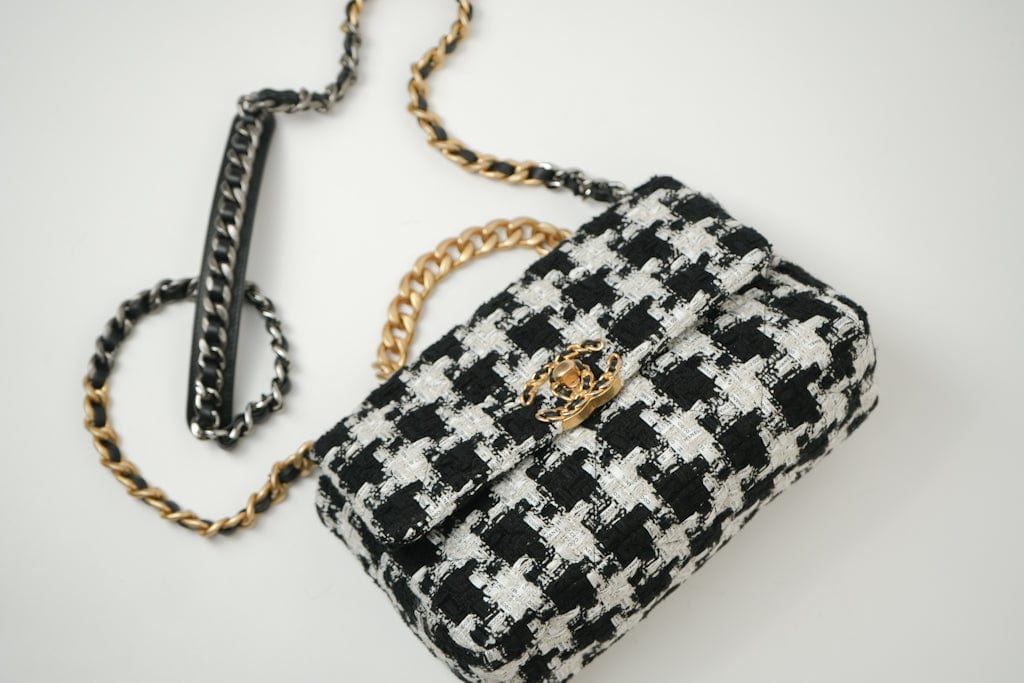 20S Ecru Black & White Tweed Quilted 19 Flap Small Mixed Hardware