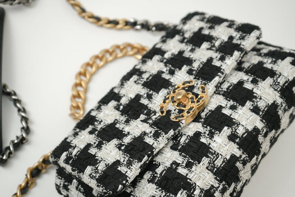 20S Ecru Black & White Tweed Quilted 19 Flap Small Mixed Hardware