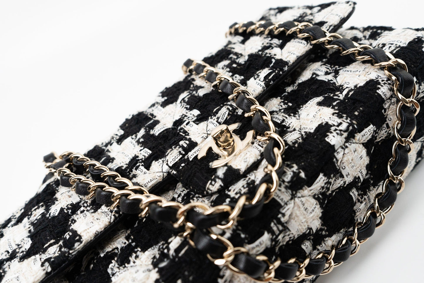 20S Ecru Black & White Tweed Quilted Medium Classic Flap LGHW