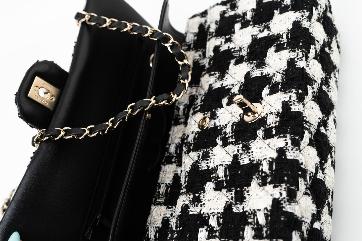 20S Ecru Black & White Tweed Quilted Medium Classic Flap LGHW