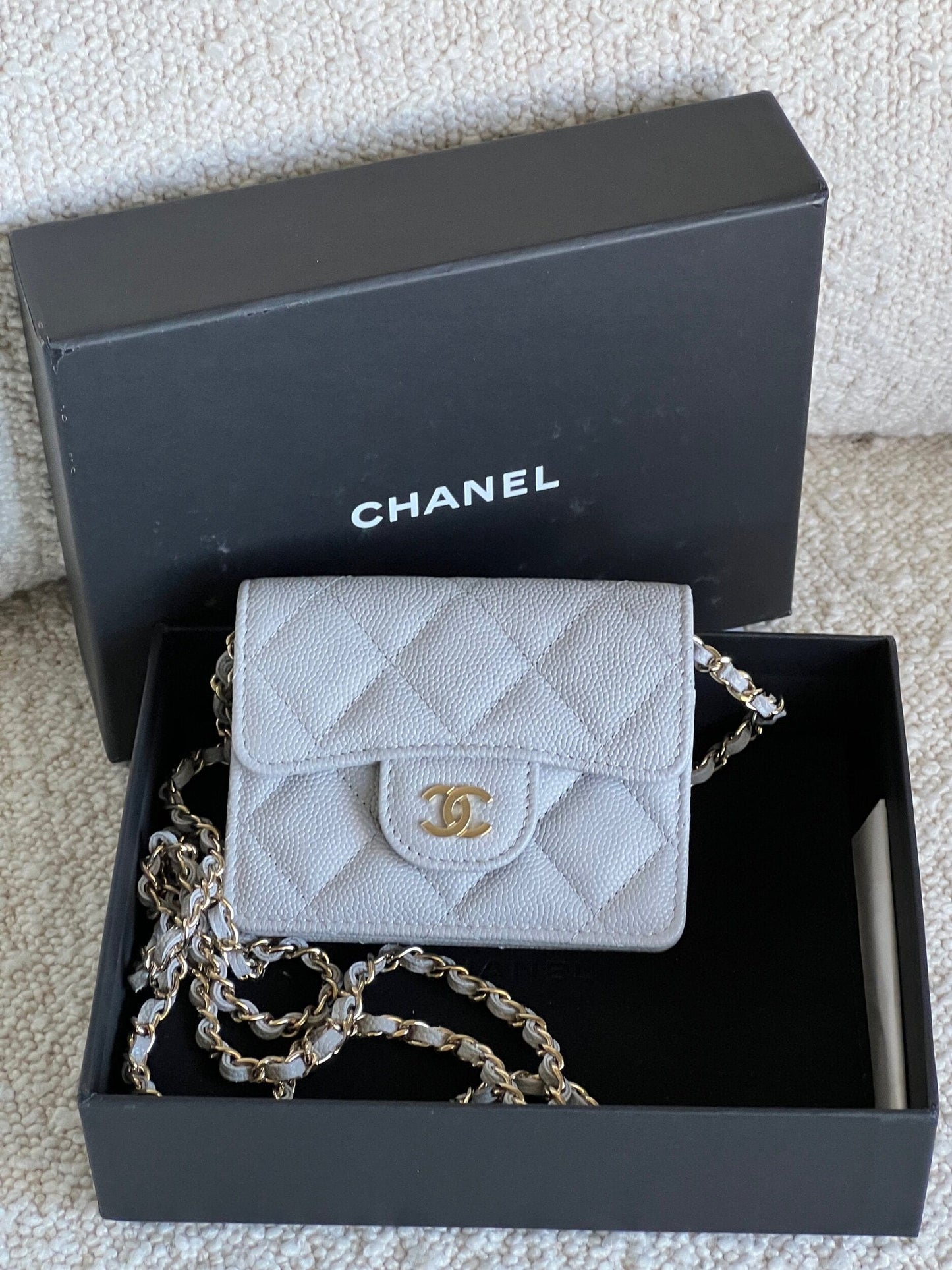 21A Caviar Quilted Flap Card Holder On Chain Grey