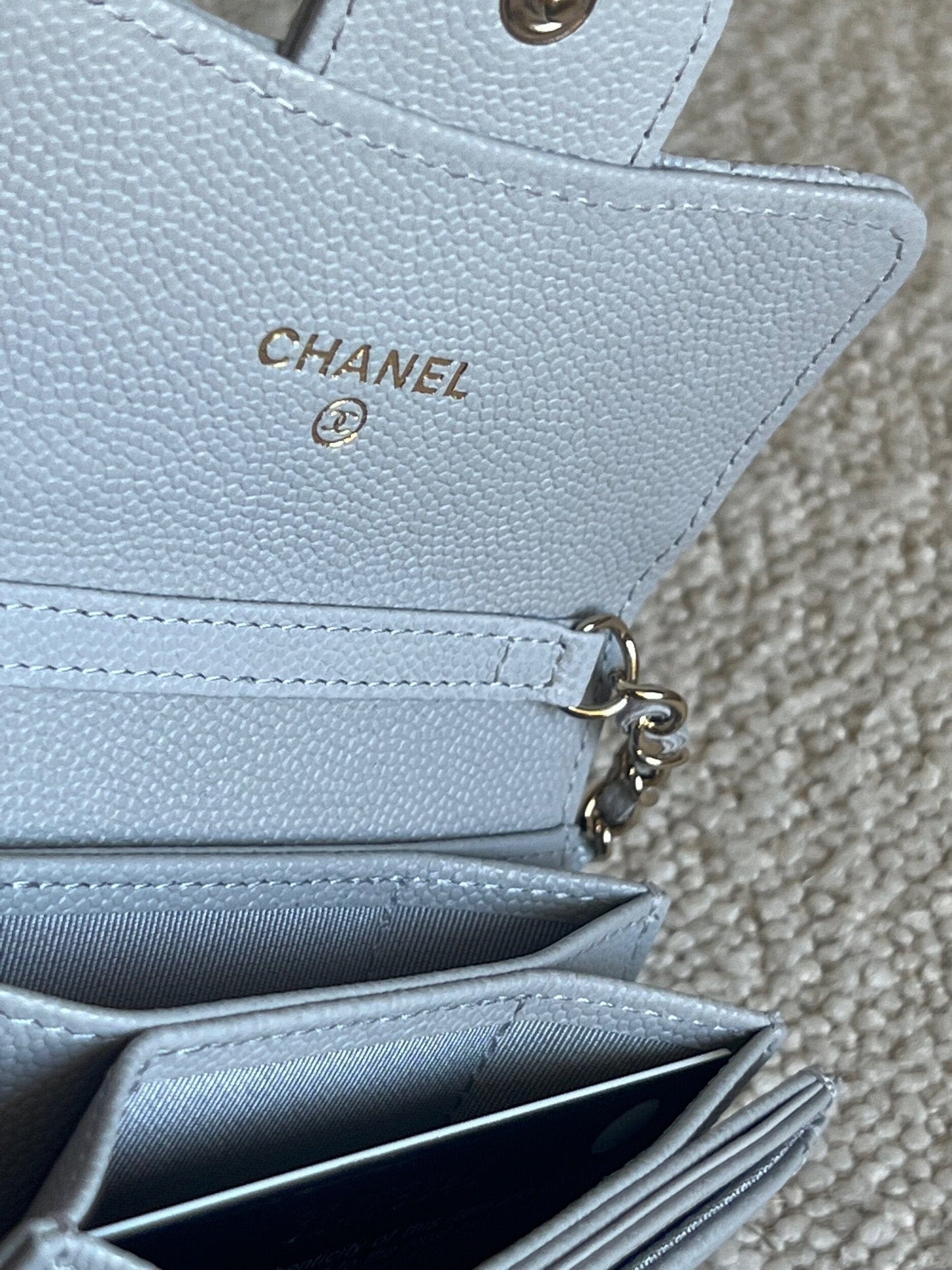 21A Caviar Quilted Flap Card Holder On Chain Grey