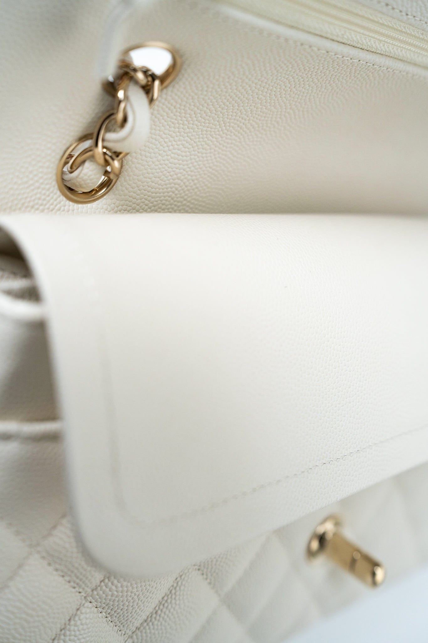 21A White/ Ivory Caviar Quilted Classic Flap Medium Light Gold Hardware