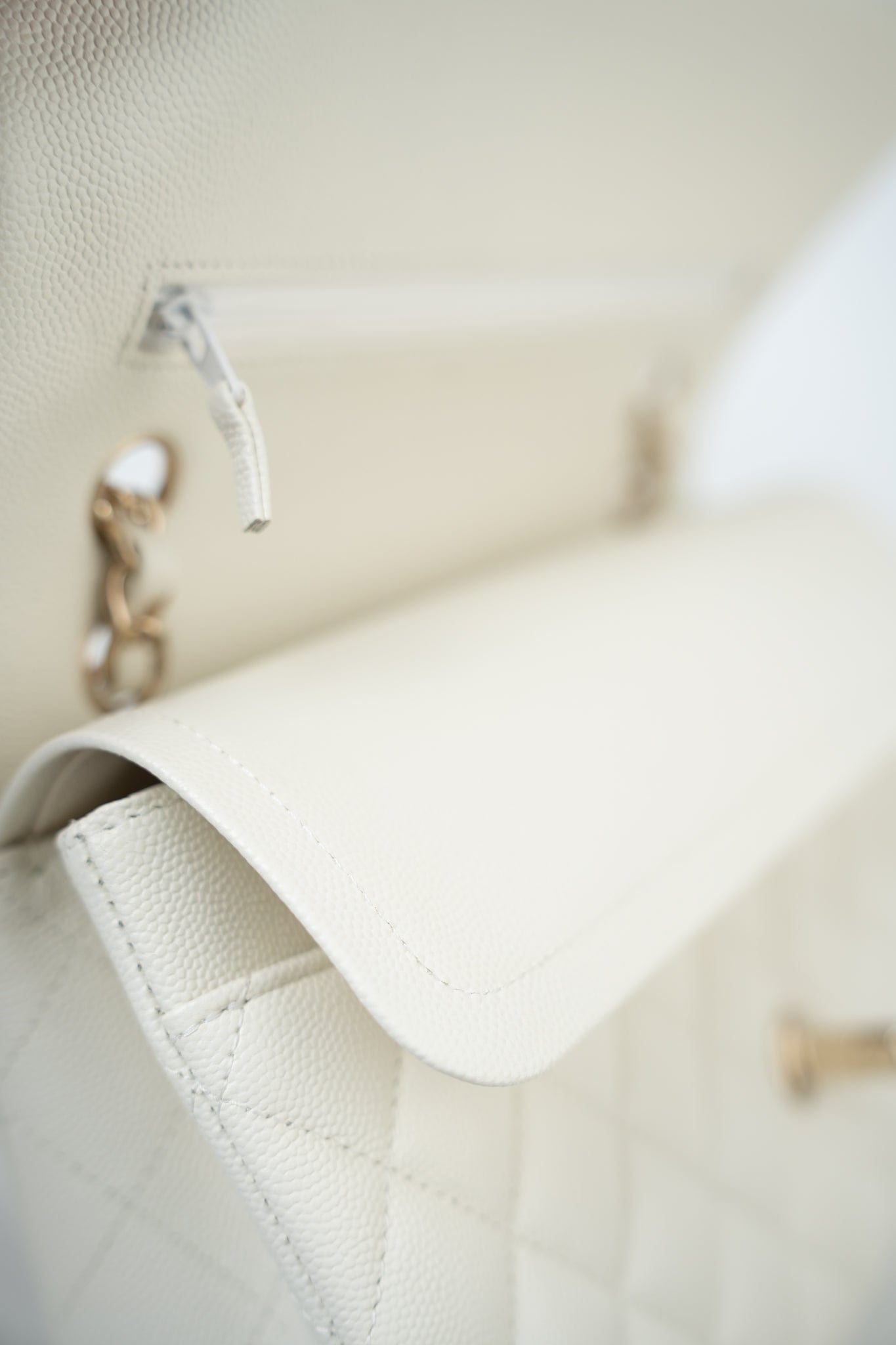 21A White/ Ivory Caviar Quilted Classic Flap Medium Light Gold Hardware