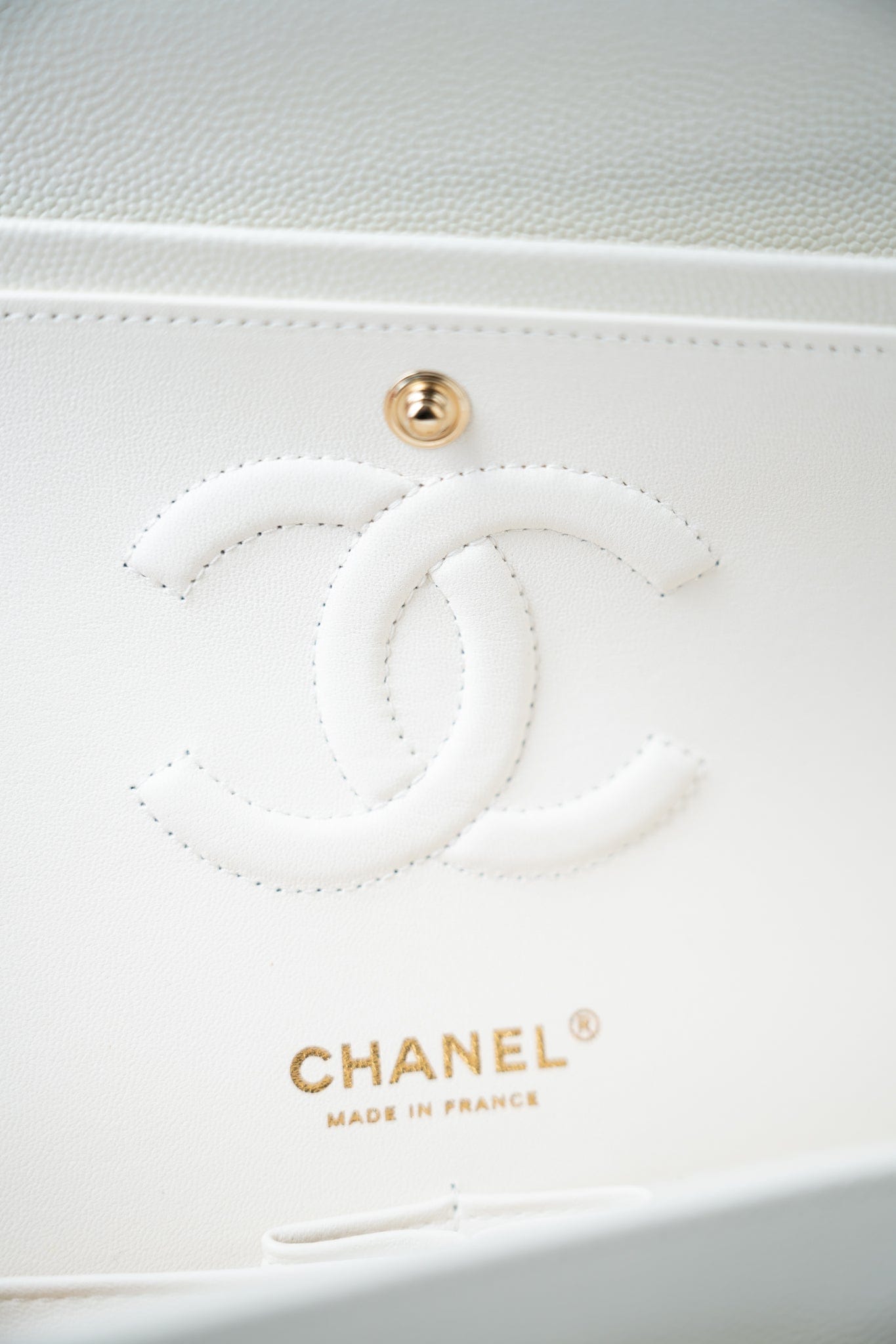 21A White/ Ivory Caviar Quilted Classic Flap Medium Light Gold Hardware