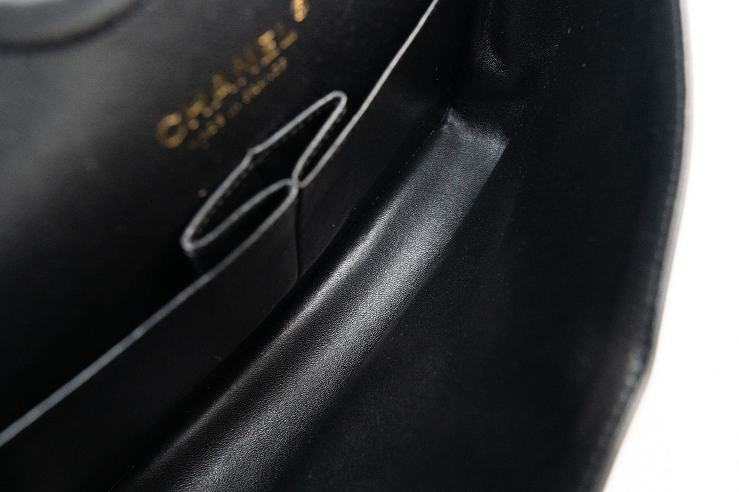 18B Metallic Black Crumpled Calfskin Chevron Classic Flap Medium Aged Gold Hardware