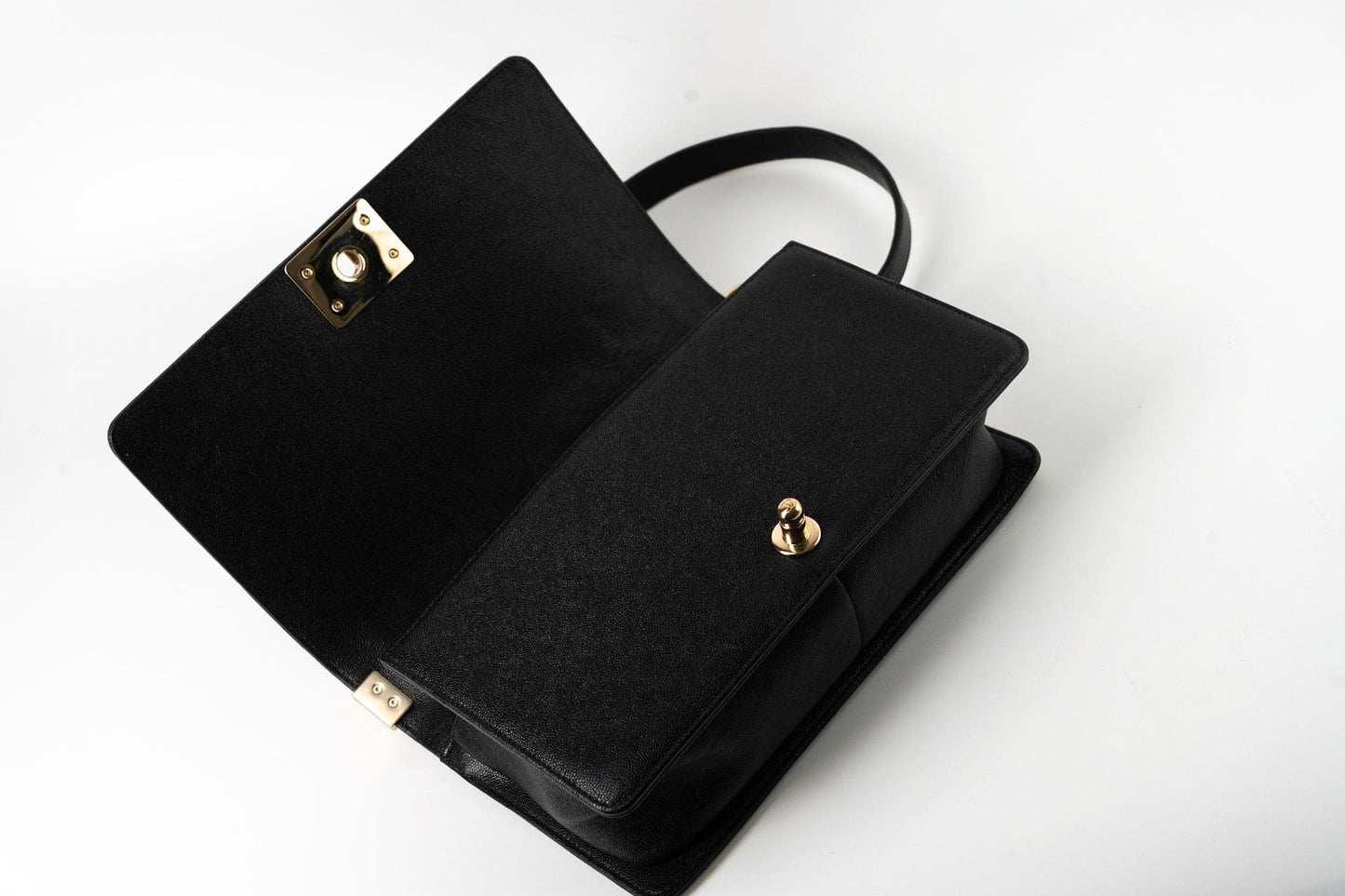 19S Shiny Black Caviar Chevron Boy Bag Medium Champagne Gold Hardware