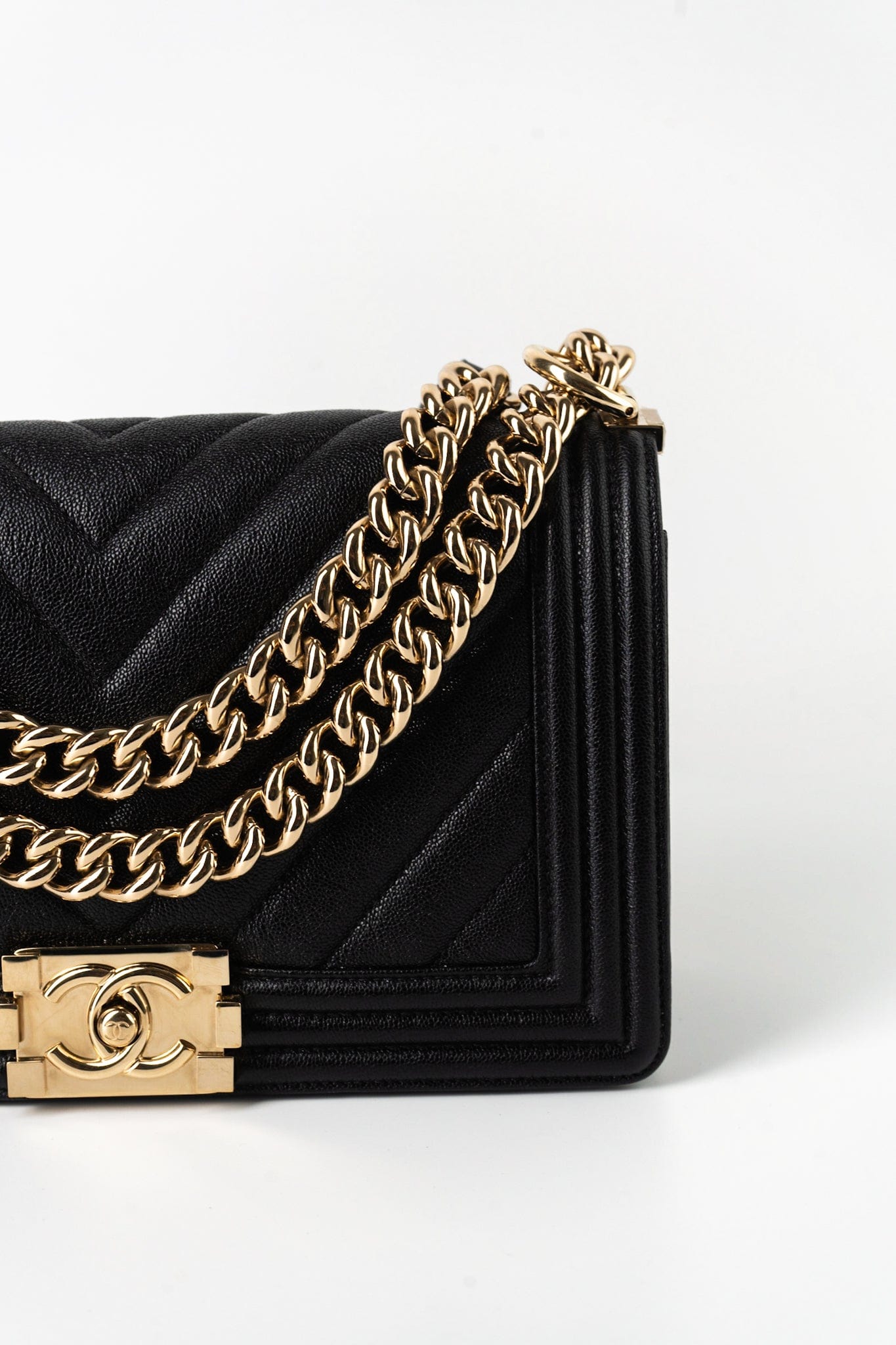 19S Shiny Black Caviar Chevron Boy Bag Medium Champagne Gold Hardware