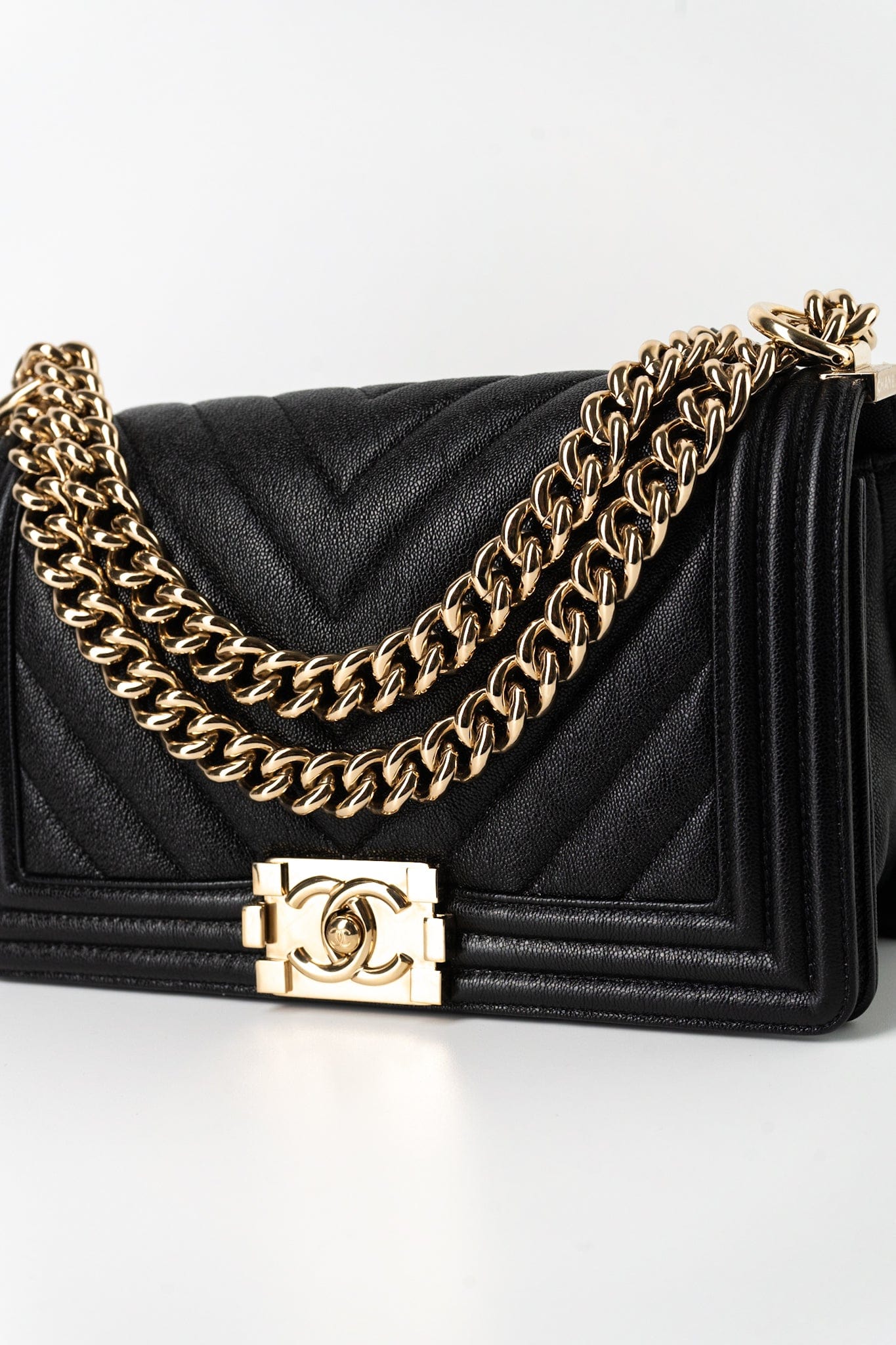 19S Shiny Black Caviar Chevron Boy Bag Medium Champagne Gold Hardware