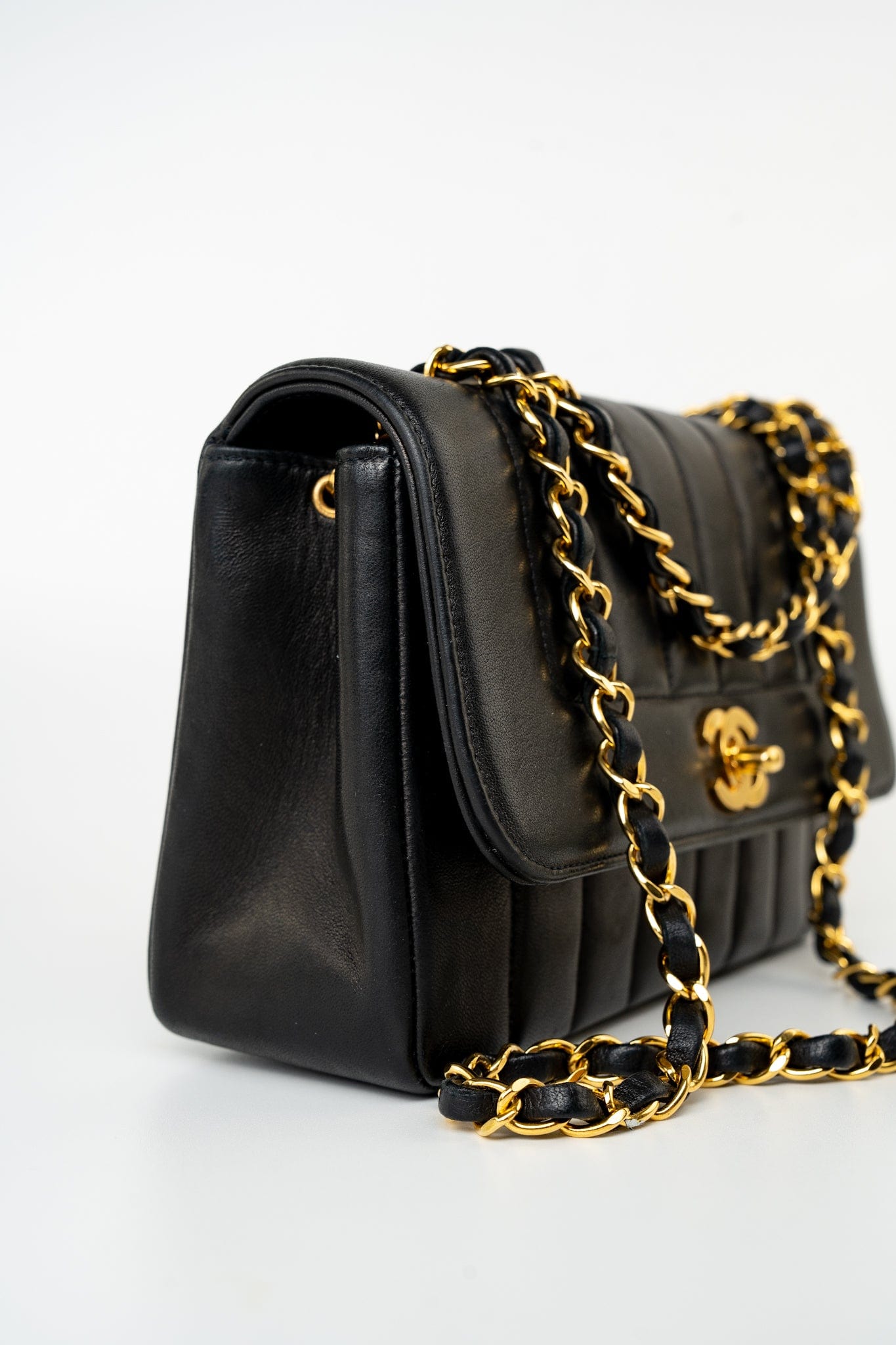 Vintage Black Vertical Lambskin Quilted Single Flap Gold Hardware