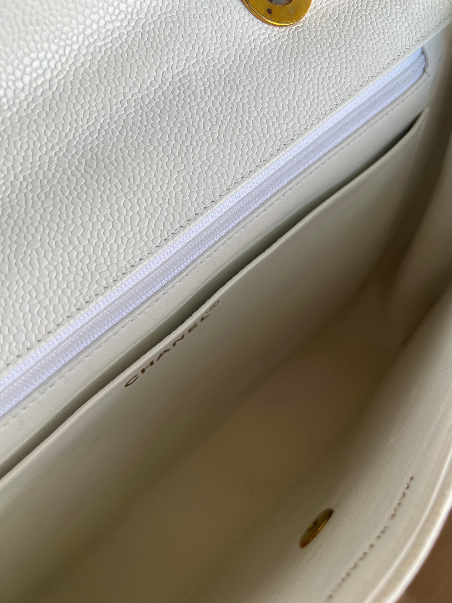 Vintage White Caviar Quilted Jumbo Single Flap GHW