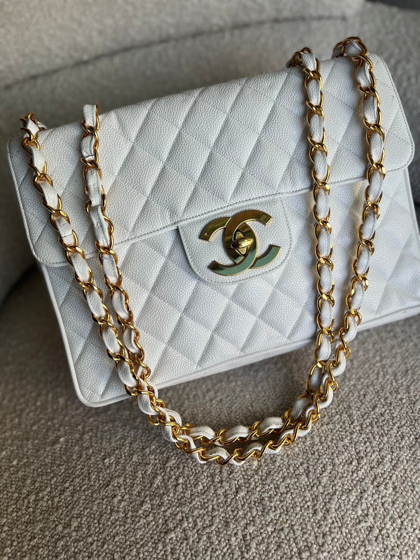 Vintage White Caviar Quilted Jumbo Single Flap GHW
