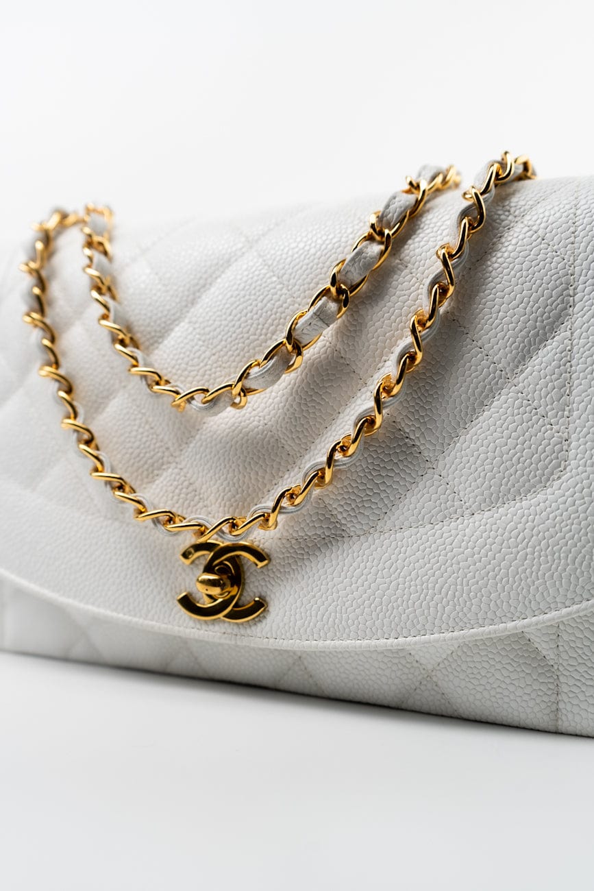 Vintage White Caviar Quilted Medium Diana Flap GHW