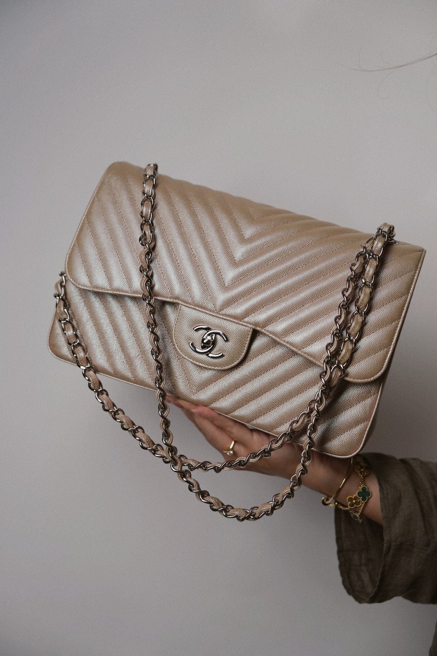 17B Rose Gold Iridescent Chevron Caviar Quilted Jumbo Classic Flap Silver Hardware