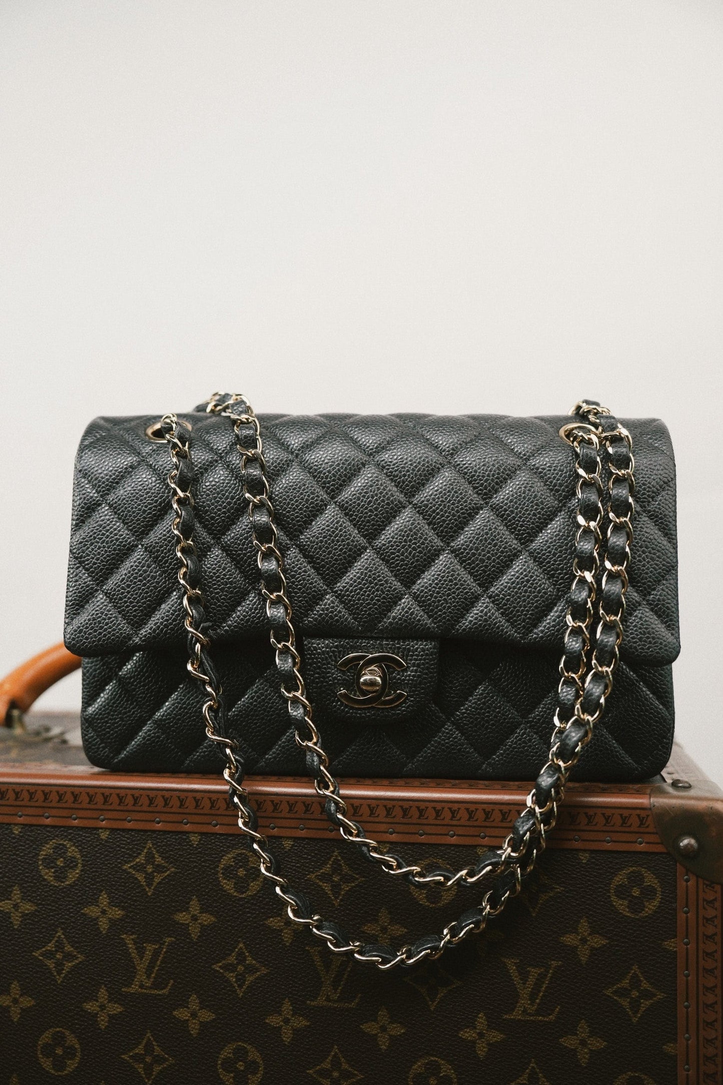 18S Dark Grey/Charcoal Caviar Quilted Classic Flap Medium Light Gold Hardware