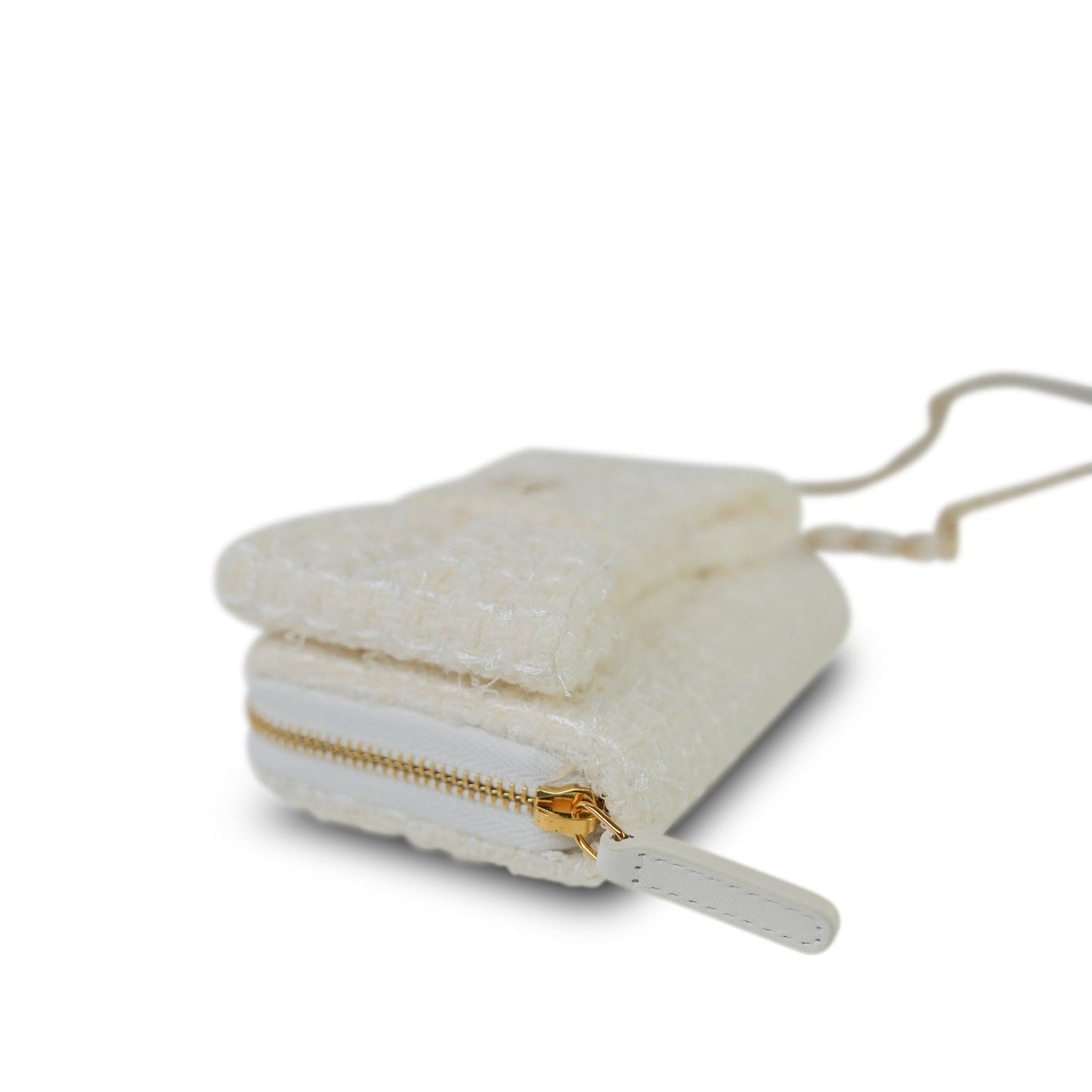 White Tweed Quilted Bow Card Holder On Chain Light Gold Hardware