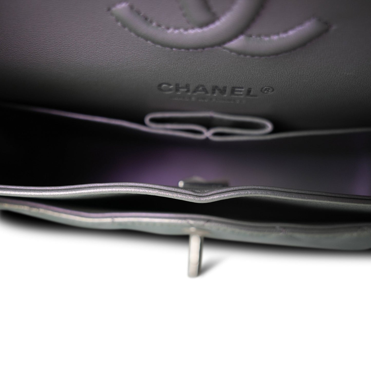 21K Iridescent Pearl Lilac Calfskin Quilted Classic Double Flap Small SHW