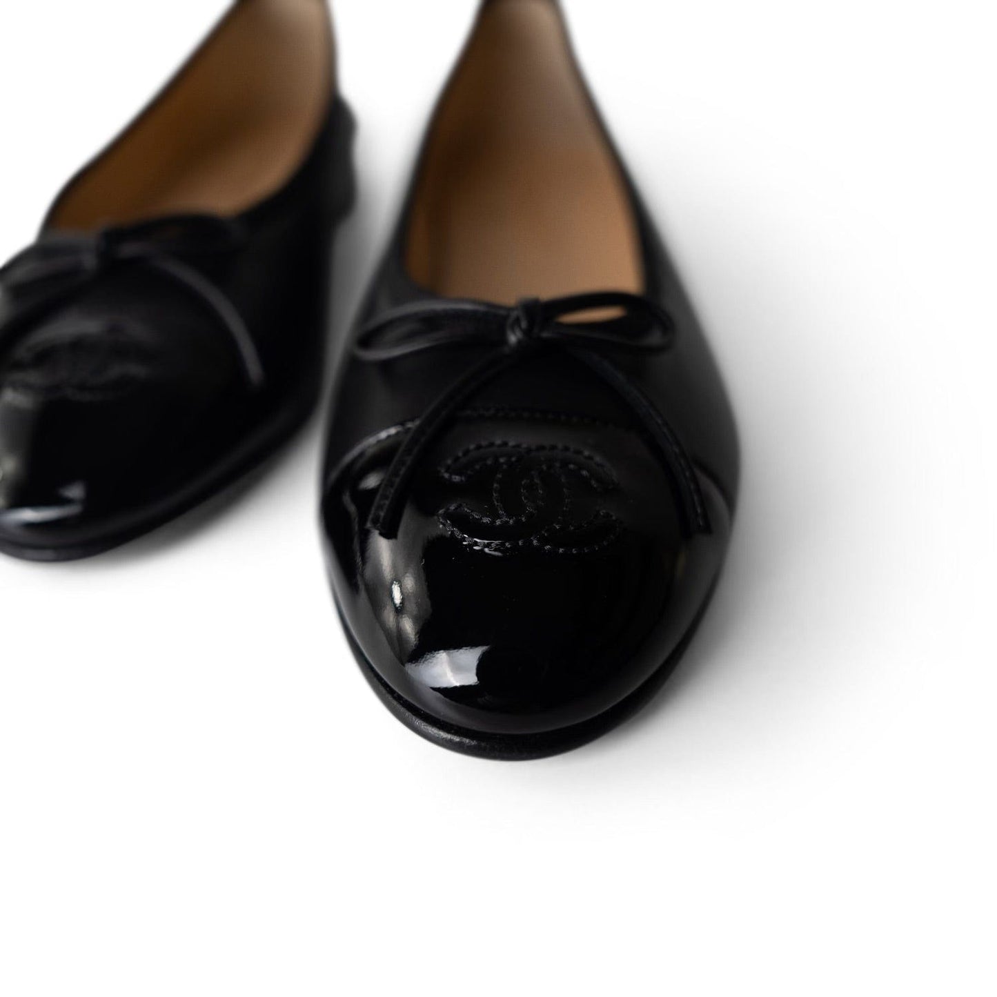 10B Black Lambskin Patent Cap Toe CC Ballerina Flats Size 40