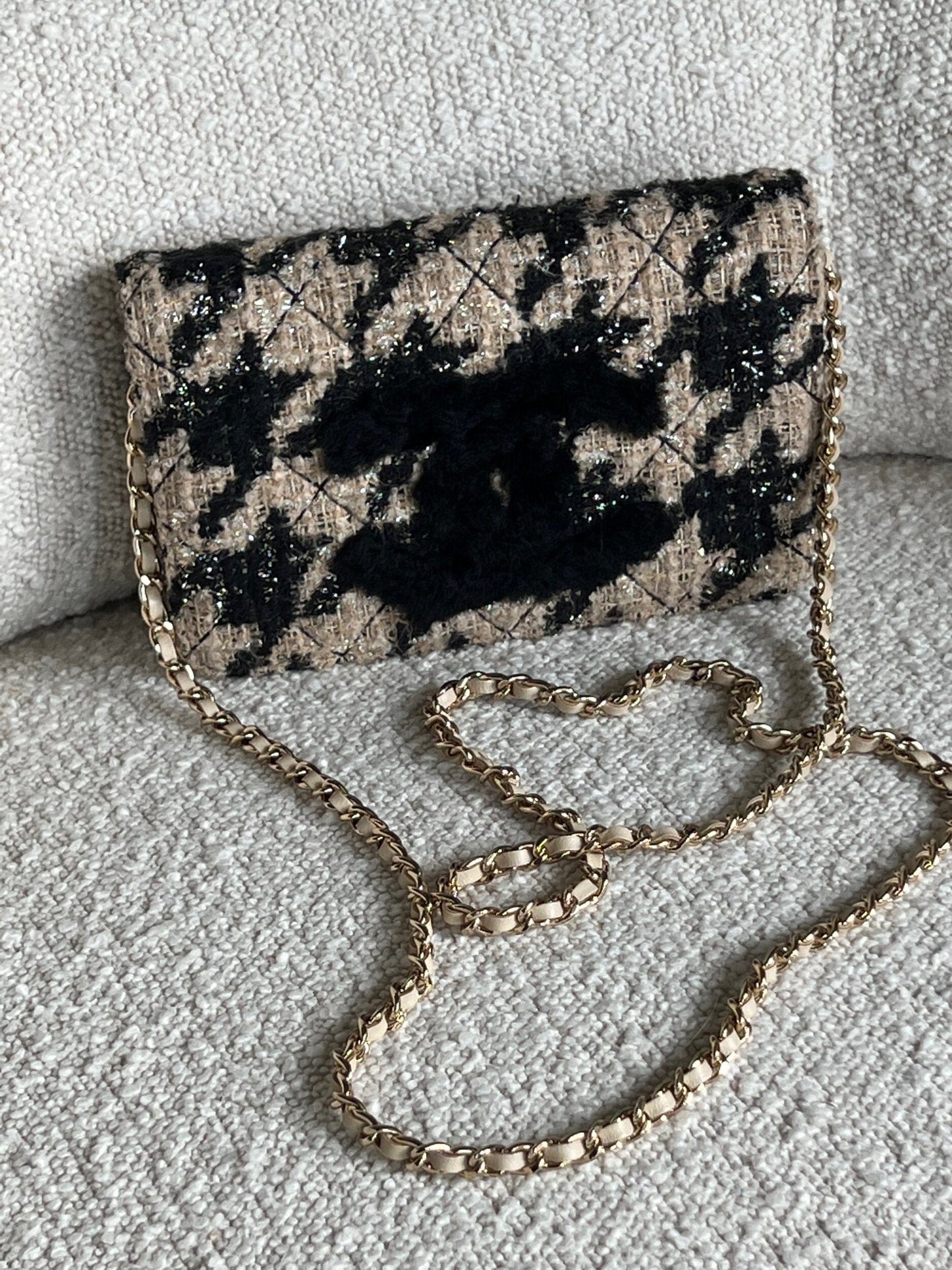 19K Beige and Black Houndstooth Tweed WOC