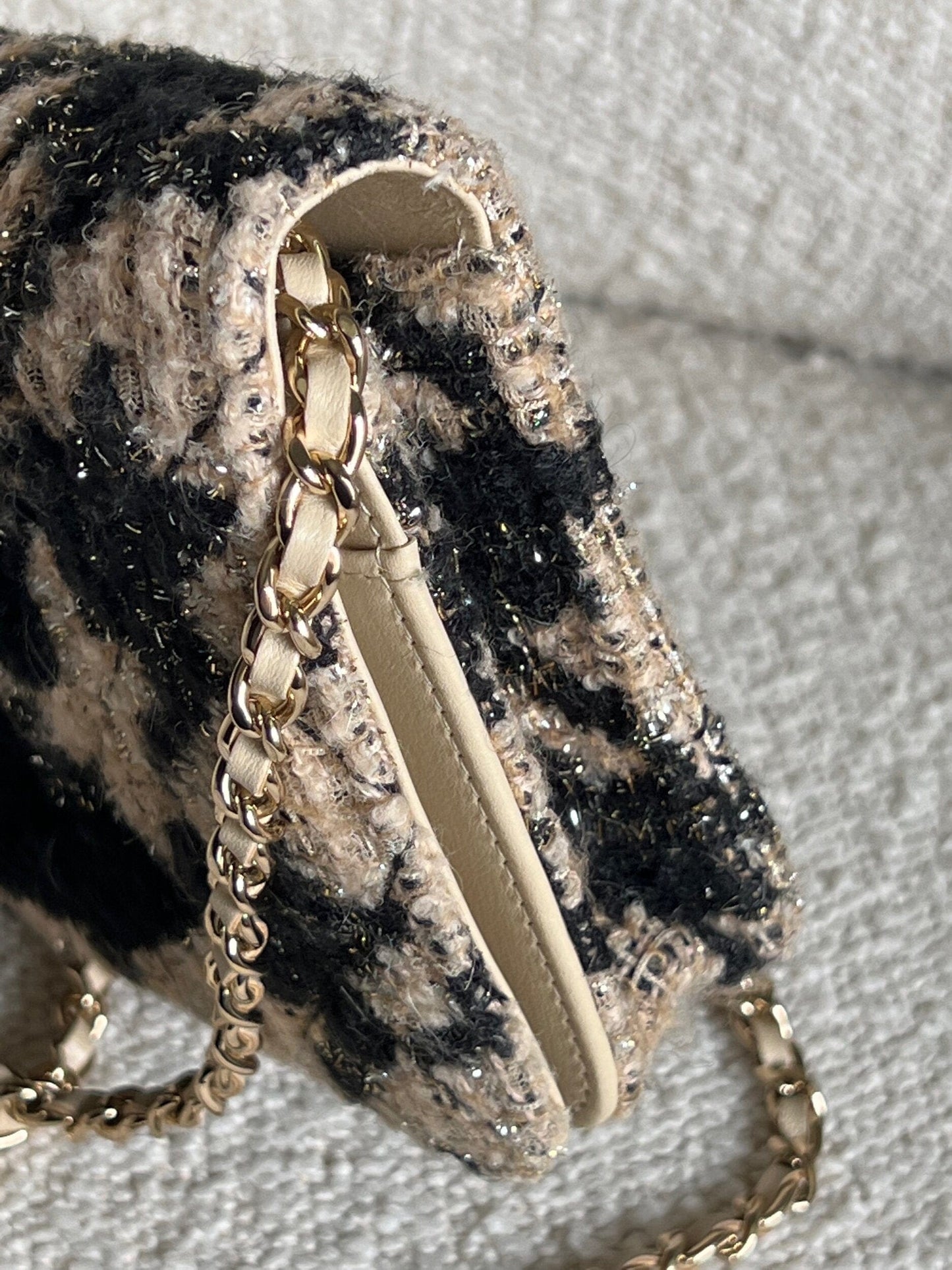 19K Beige and Black Houndstooth Tweed WOC