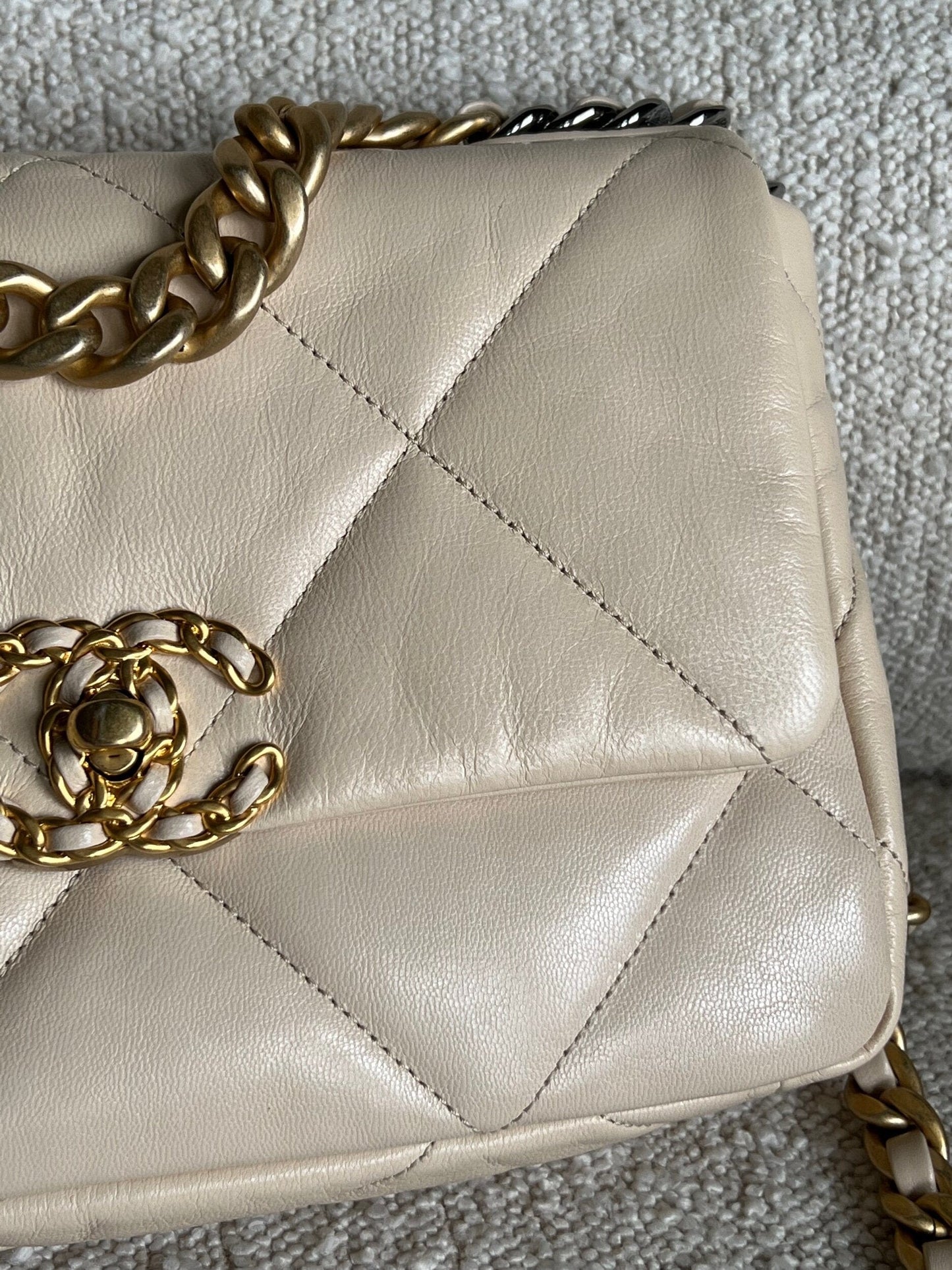 20A Small Beige Goatskin 19 Flap Mixed Hardware