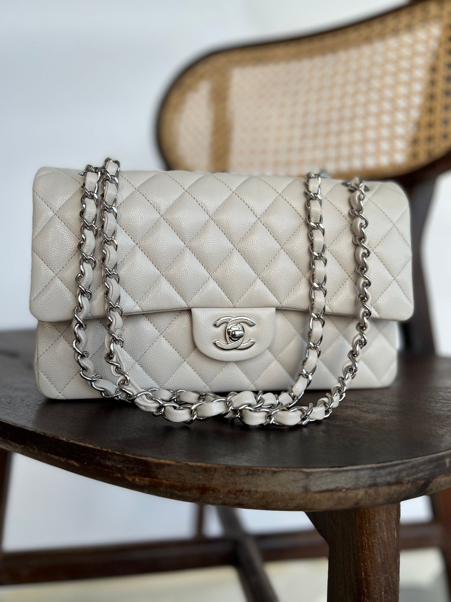 20B Ivory Caviar Quilted Classic Flap Medium Silver Hardware