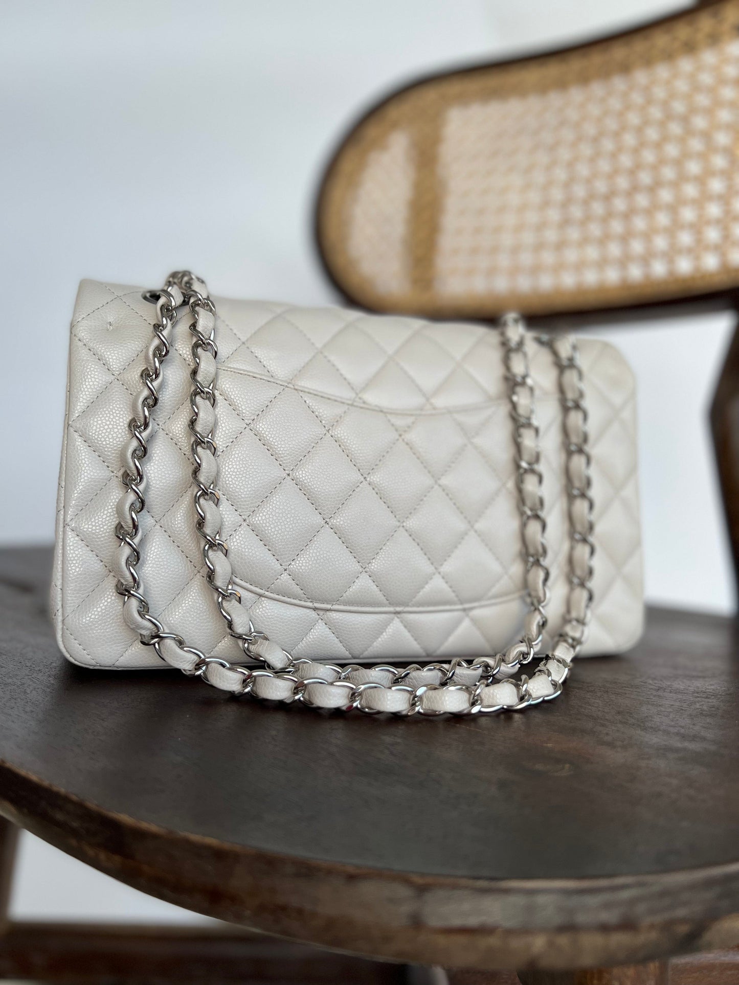 20B Ivory Caviar Quilted Classic Flap Medium Silver Hardware