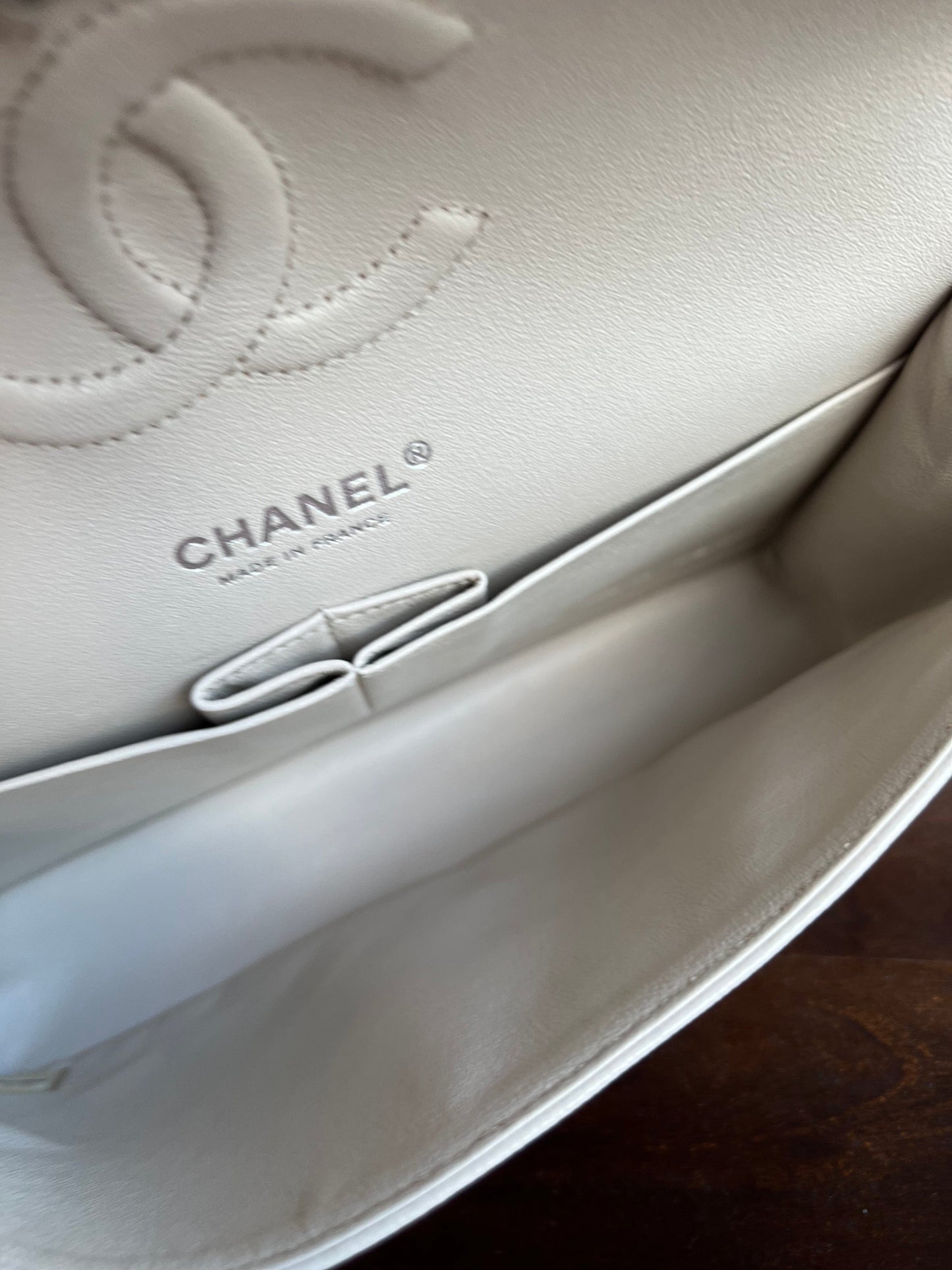 20B Ivory Caviar Quilted Classic Flap Medium Silver Hardware