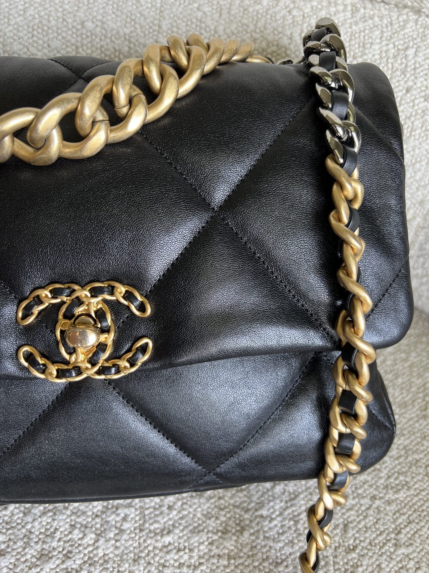 20C Black Lambskin Quilted 19 Flap Medium/Large Mixed Hardware