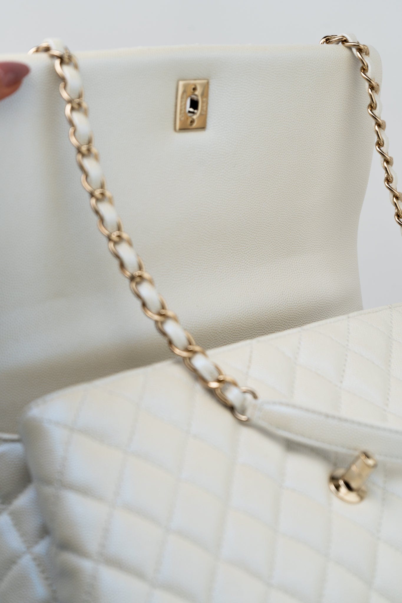 20K Iridescent White Caviar Quilted Coco Handle Medium Light Gold Hardware