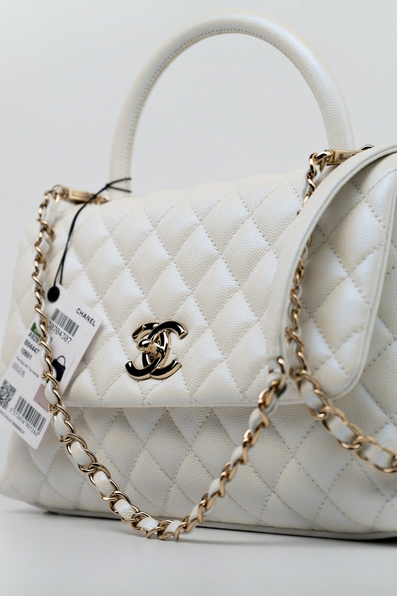 20K Iridescent White Caviar Quilted Coco Handle Medium Light Gold Hardware