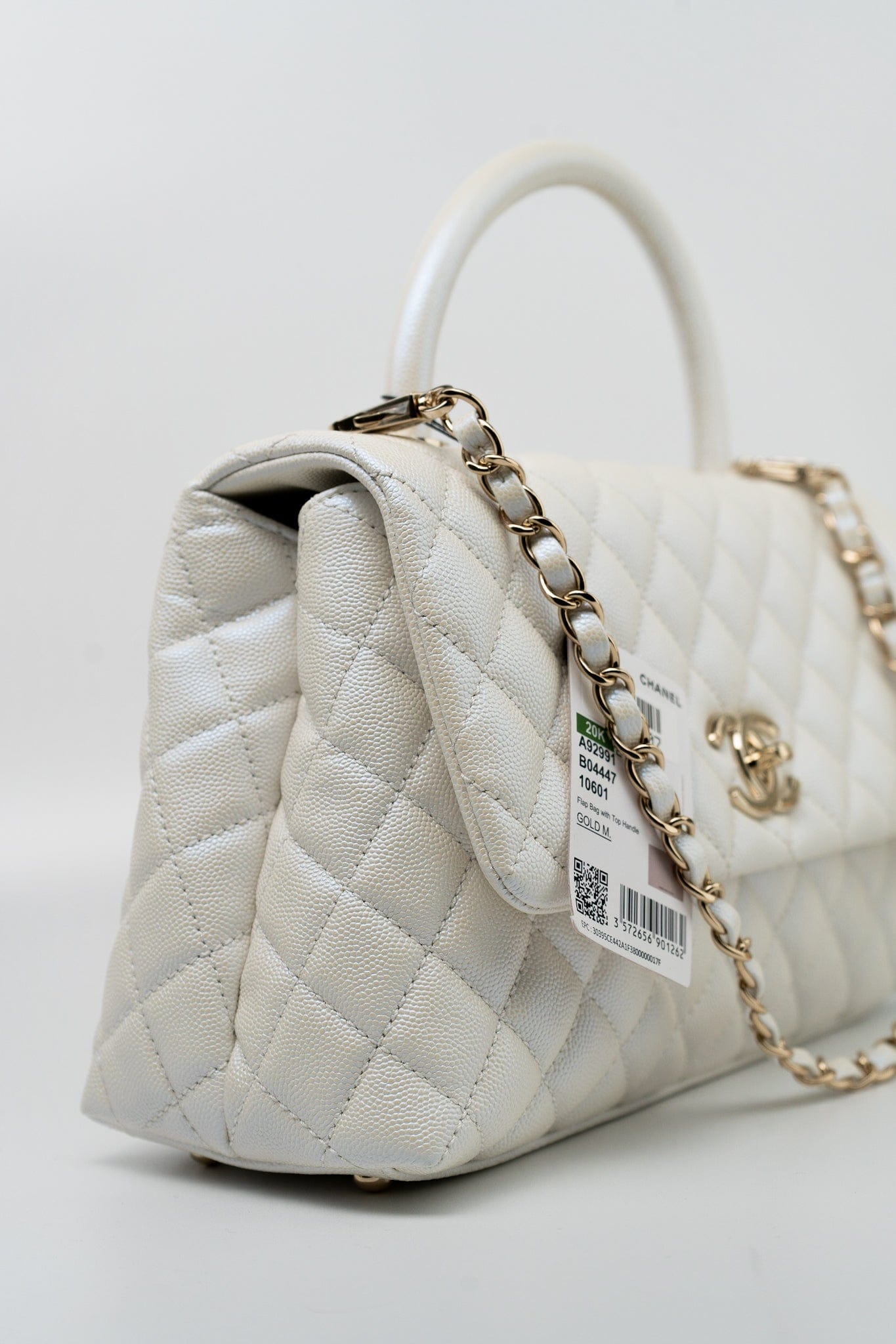 20K Iridescent White Caviar Quilted Coco Handle Medium Light Gold Hardware