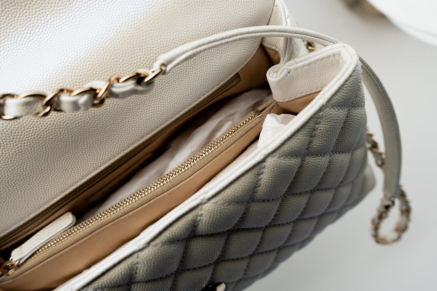 20K Iridescent White Caviar Quilted Coco Handle Medium Light Gold Hardware