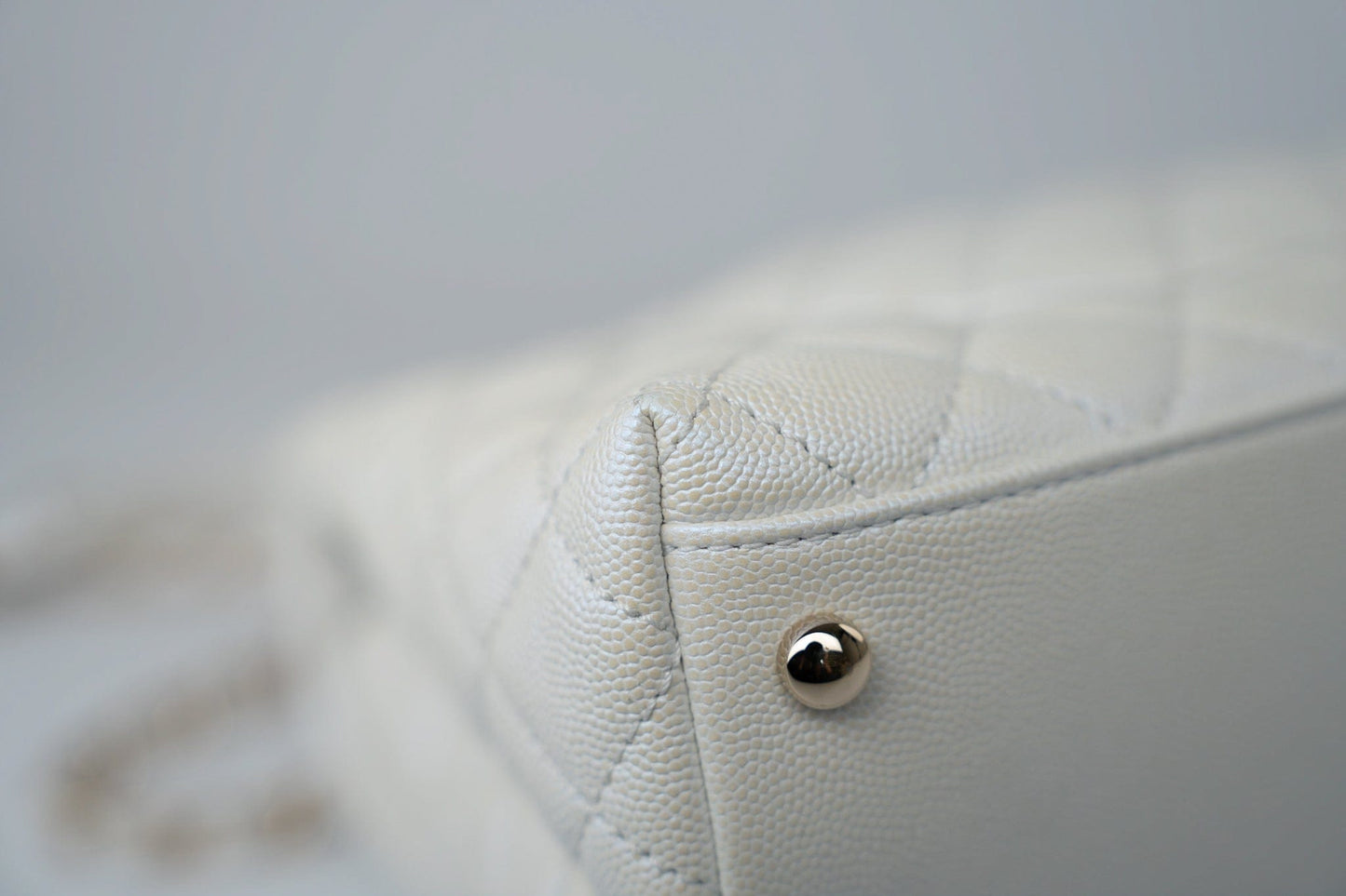 20K Iridescent White Caviar Quilted Coco Handle Medium Light Gold Hardware