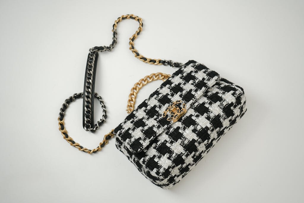 20S Ecru Black & White Tweed Quilted 19 Flap Small Mixed Hardware