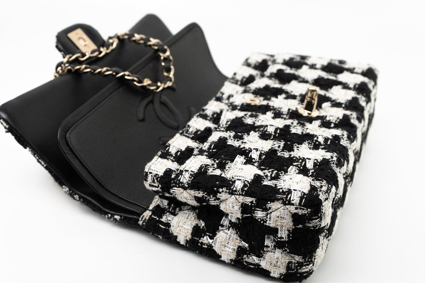 20S Ecru Black & White Tweed Quilted Medium Classic Flap LGHW