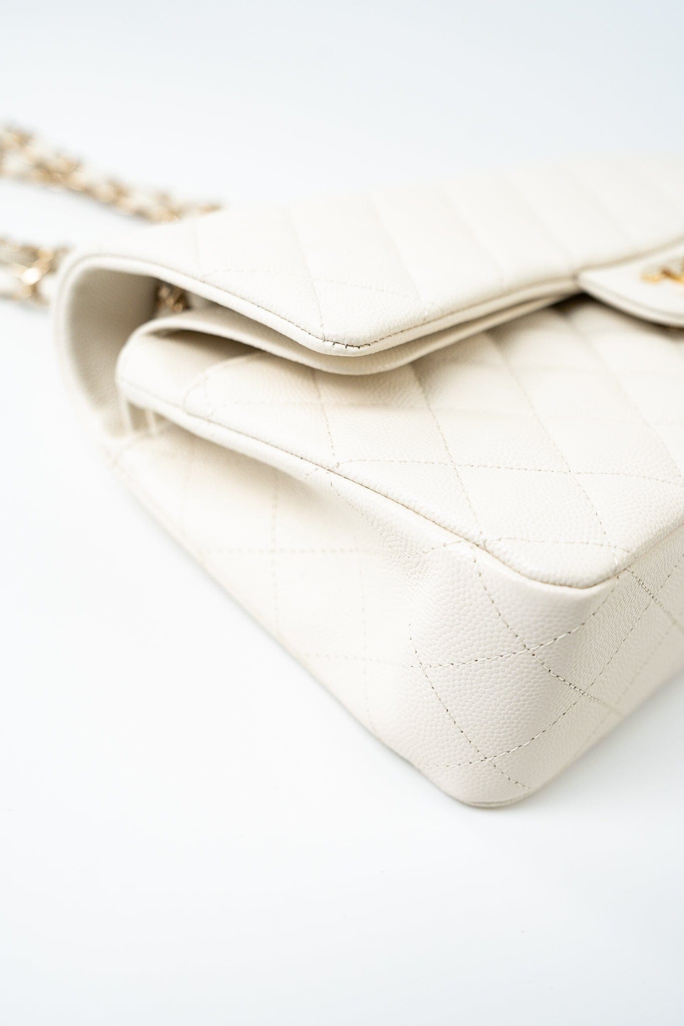 21A White/ Ivory Caviar Quilted Classic Flap Medium Light Gold Hardware