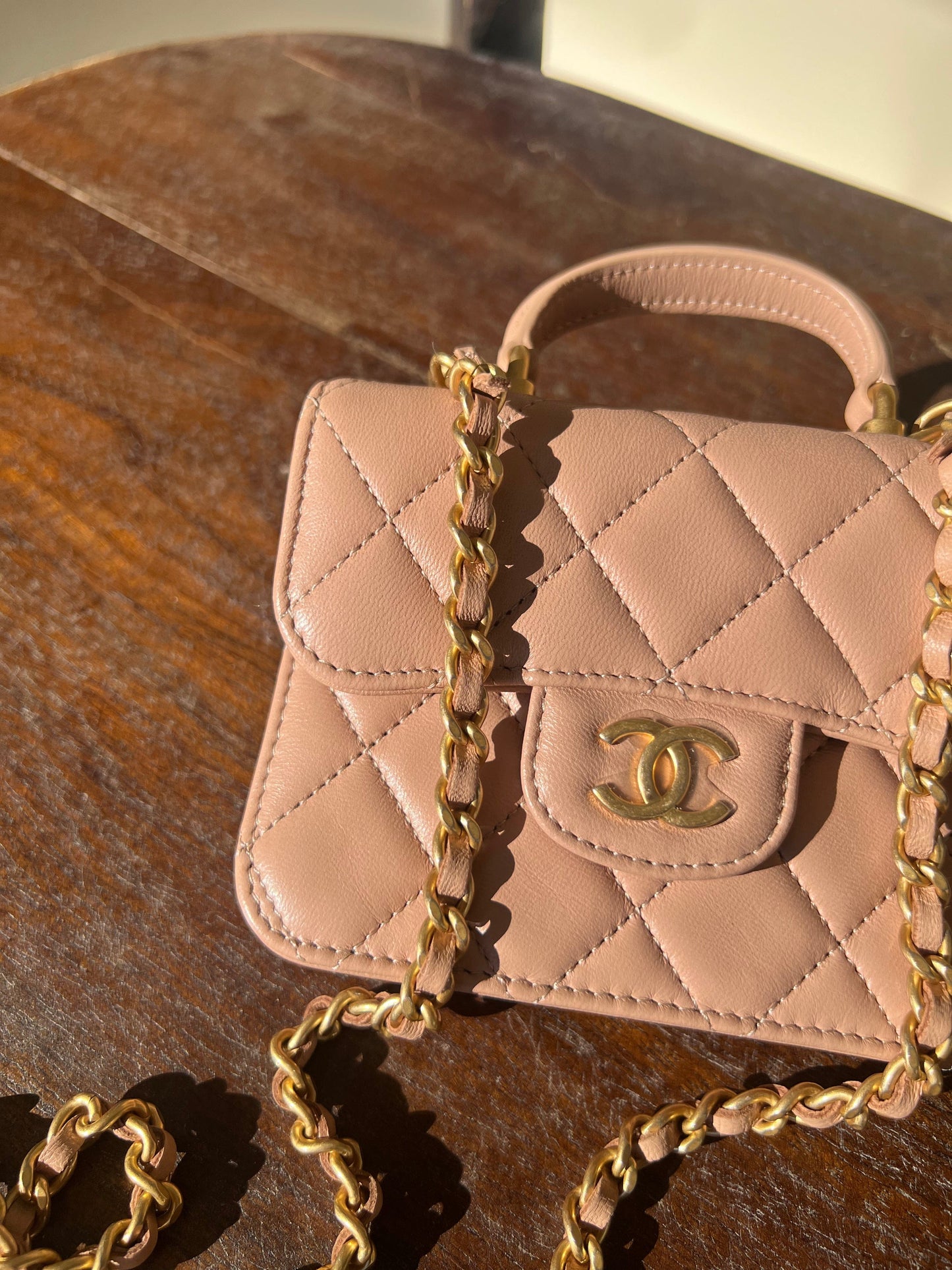 21K Beige Micro Lambskin Quilted Top Handle Flap Coin Purse with Chain