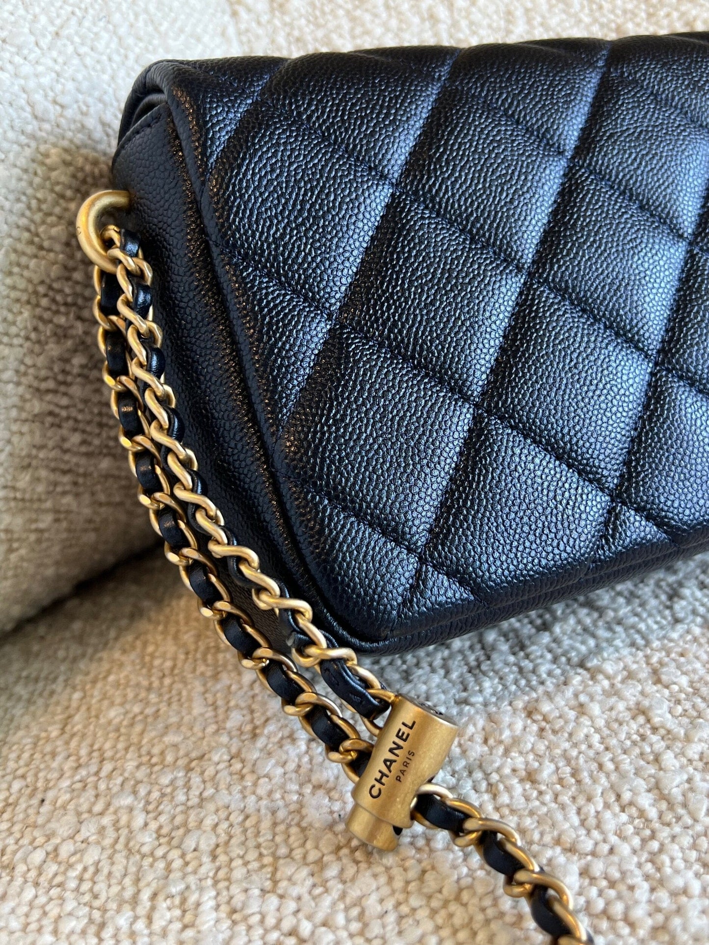21K My Perfect Bag Iridescent Black Caviar Quilted AGHW