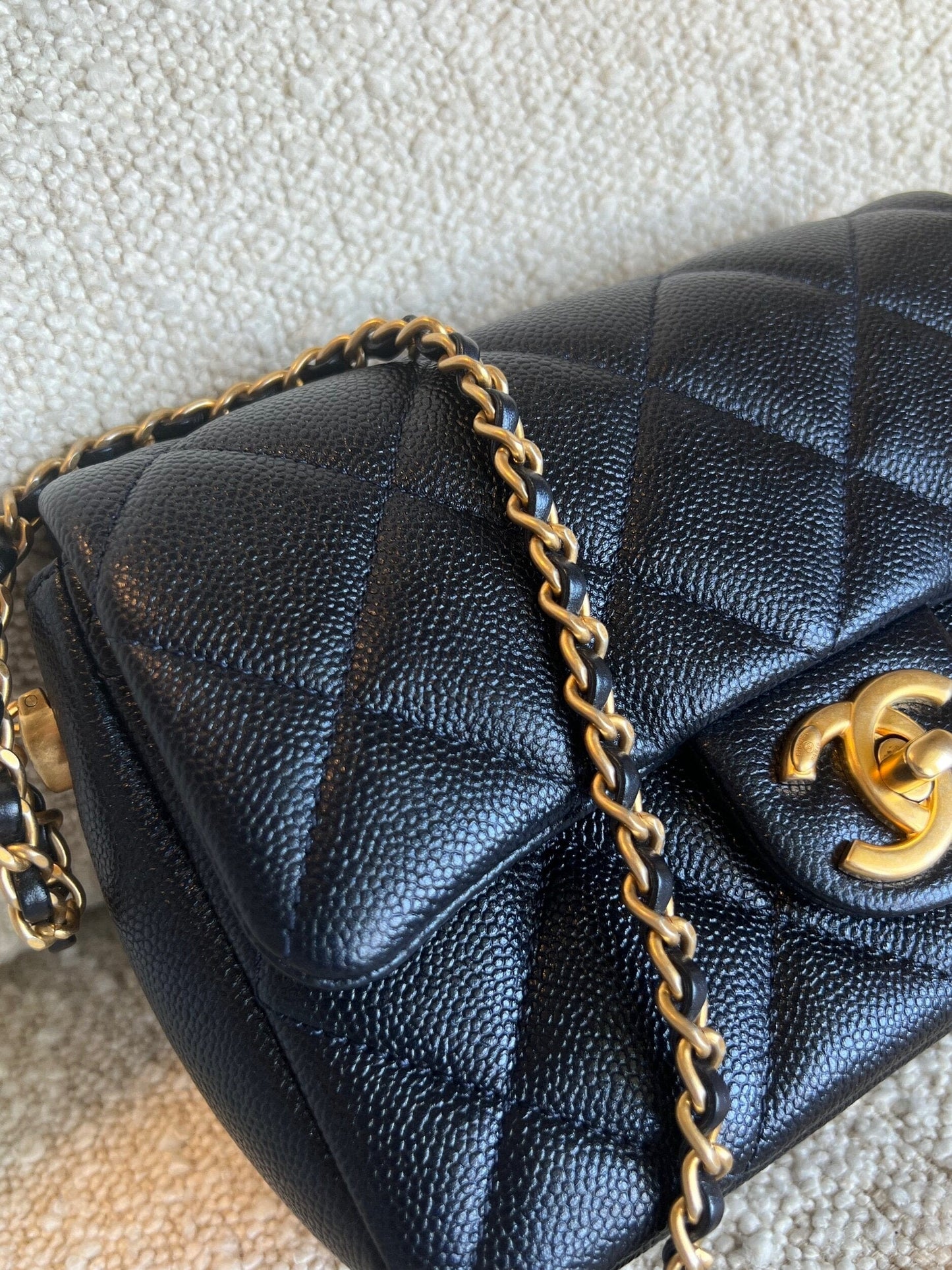 21K My Perfect Bag Iridescent Black Caviar Quilted AGHW