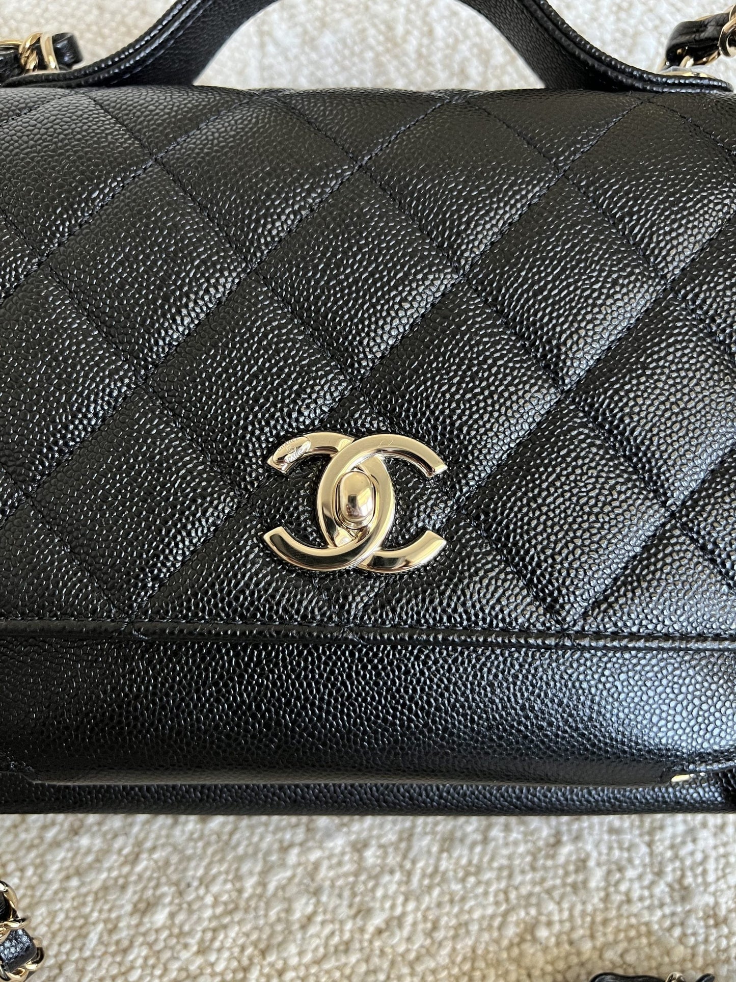 21P Black Caviar Quilted Medium Business Affinity LGHW