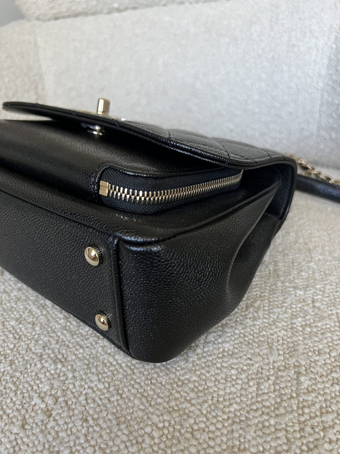 21P Black Caviar Quilted Medium Business Affinity LGHW