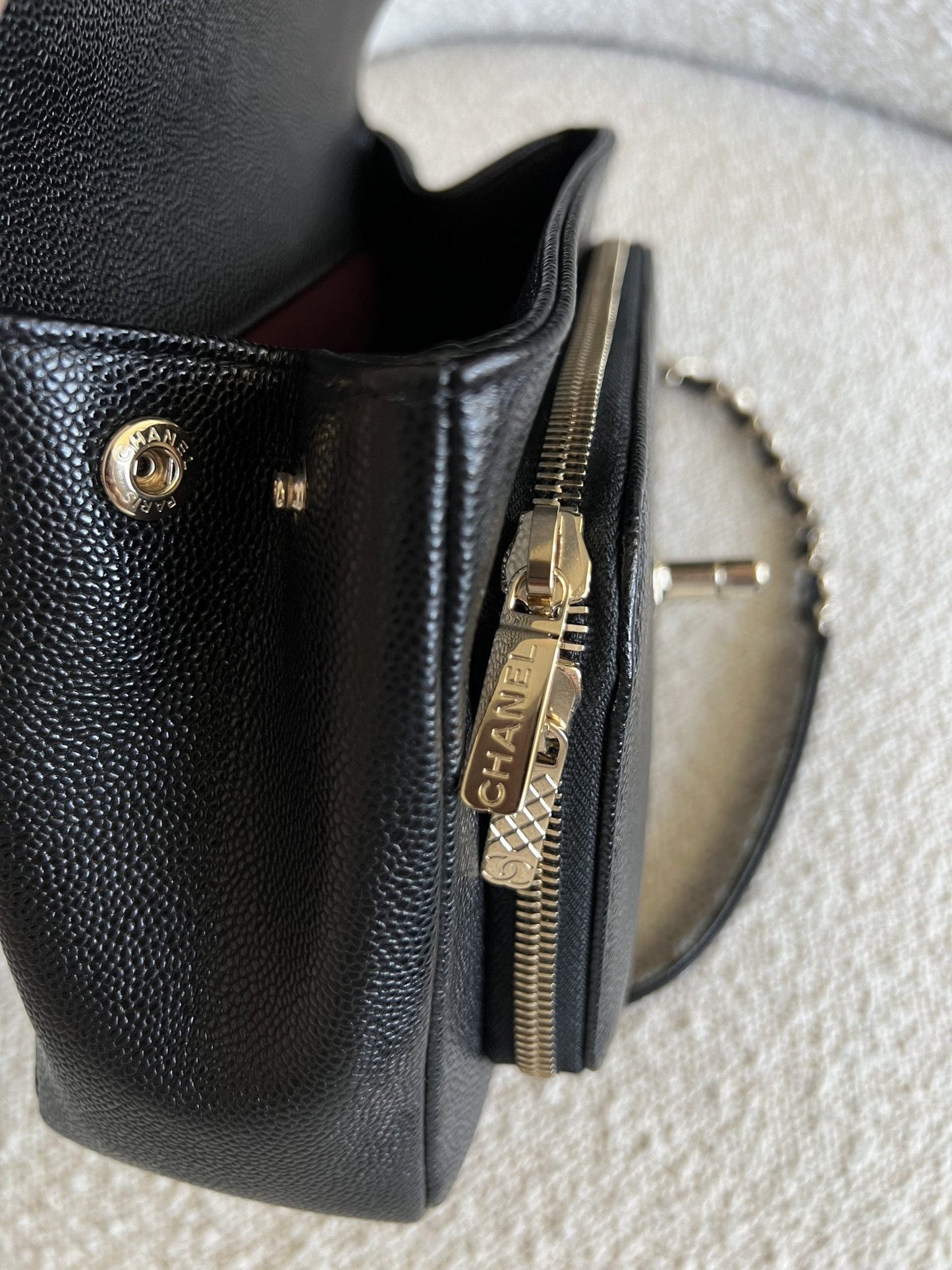 21P Black Caviar Quilted Medium Business Affinity LGHW