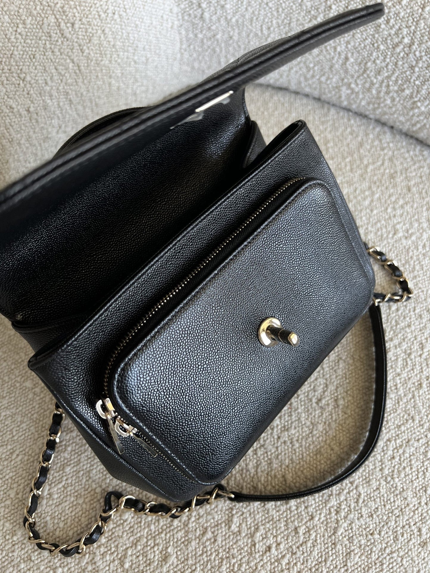 21P Black Caviar Quilted Medium Business Affinity LGHW